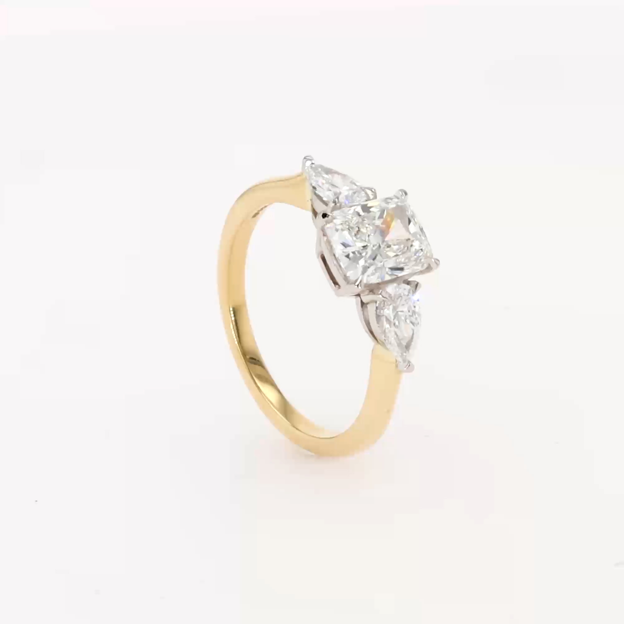 Cushion Cut 1.54ct Diamond Ring in 18ct Yellow Gold