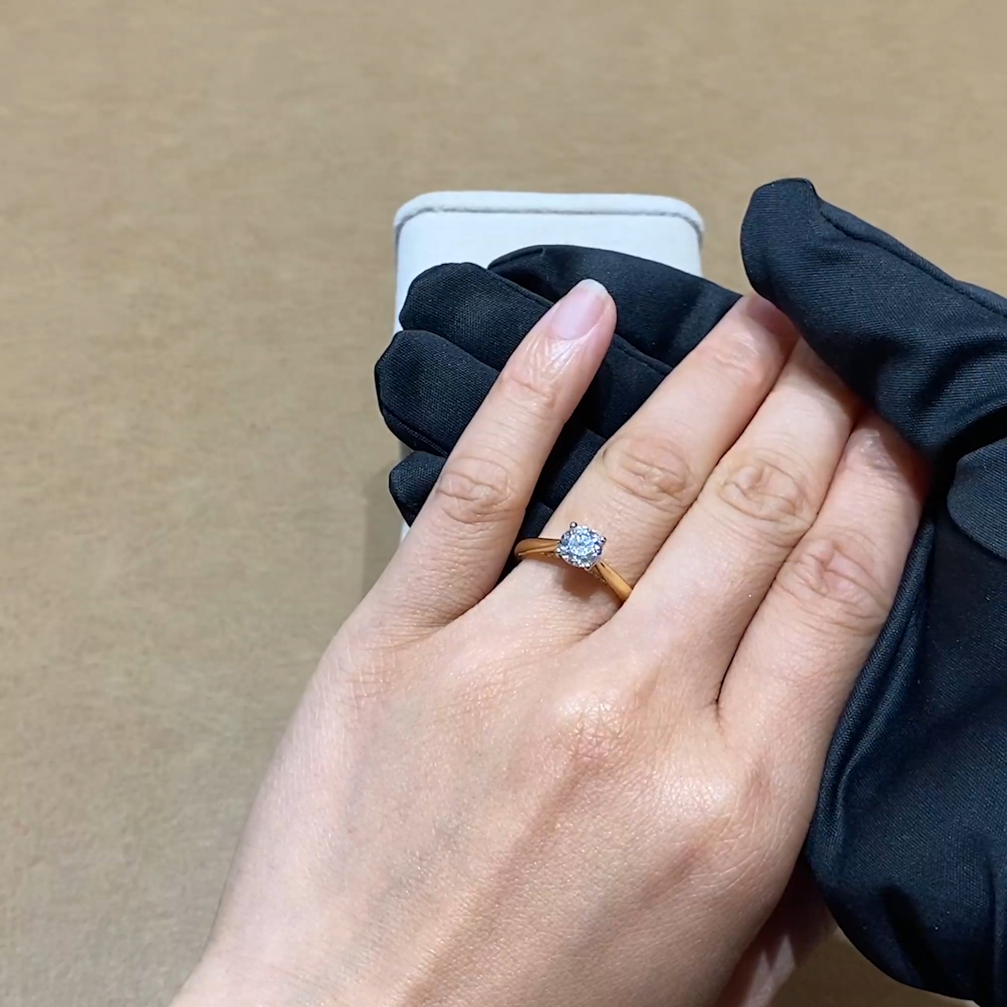 Classic 1.00ct Brilliant Cut Diamond Ring in 18ct Yellow Gold and Platinum