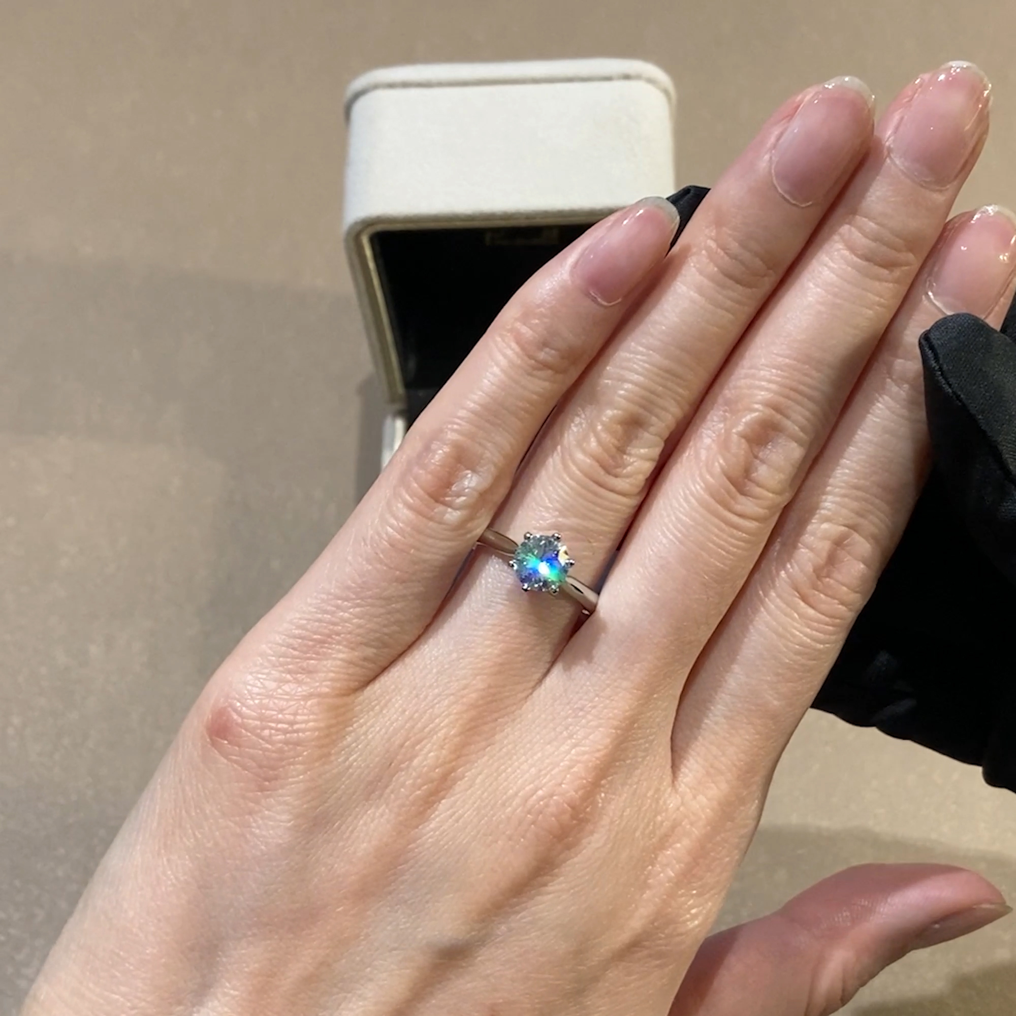 Classic Six-Claw 1.20ct Brilliant Cut Diamond Ring in Platinum