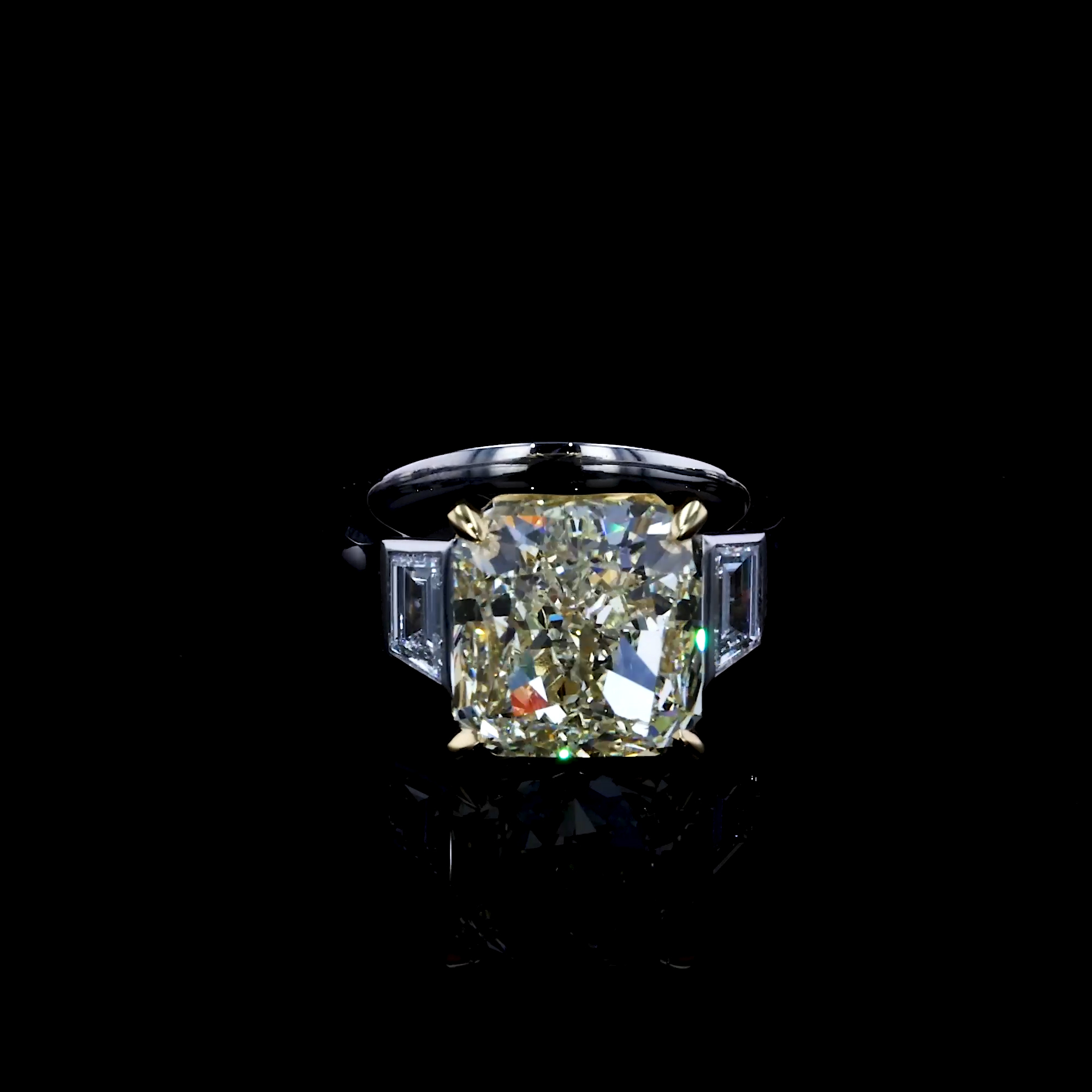 Radiant Cut 10.01ct Diamond Ring in Platinum & 18ct Yellow Gold
