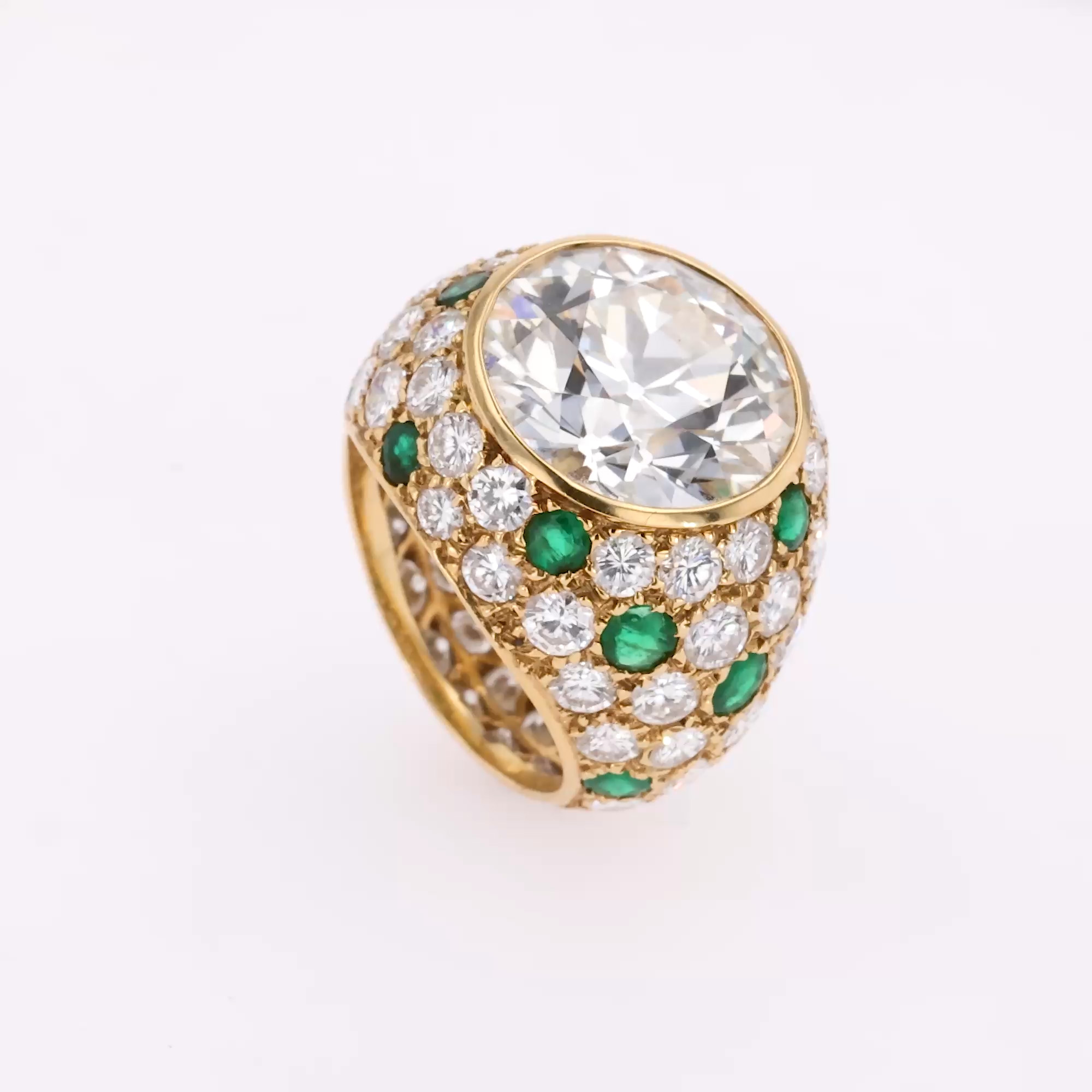 Van Cleef & Arpels 10.10ct Diamond and Emerald Cocktail Ring in 18ct Yellow Gold