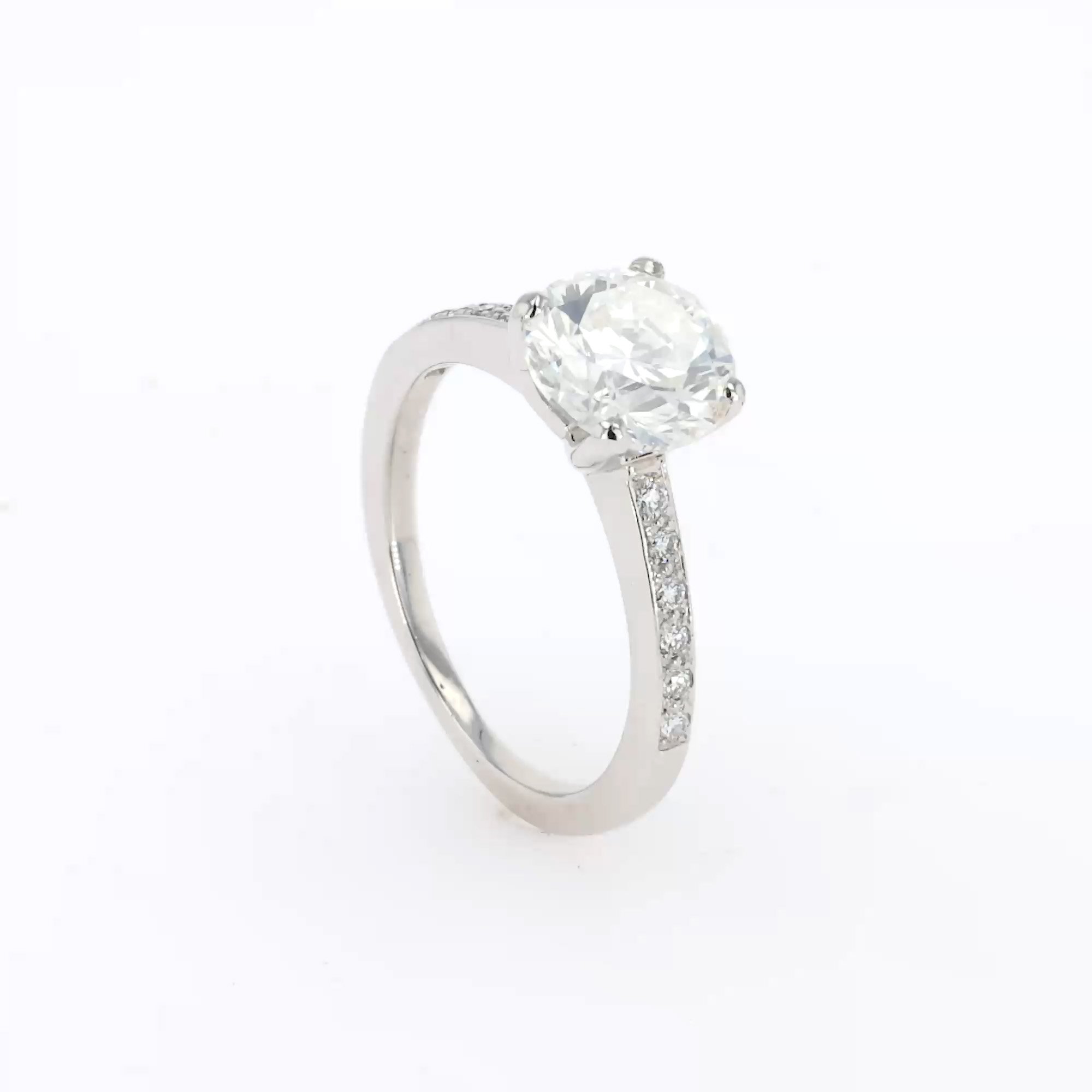 Brilliant cut 1.71ct Diamond Ring in Platinum