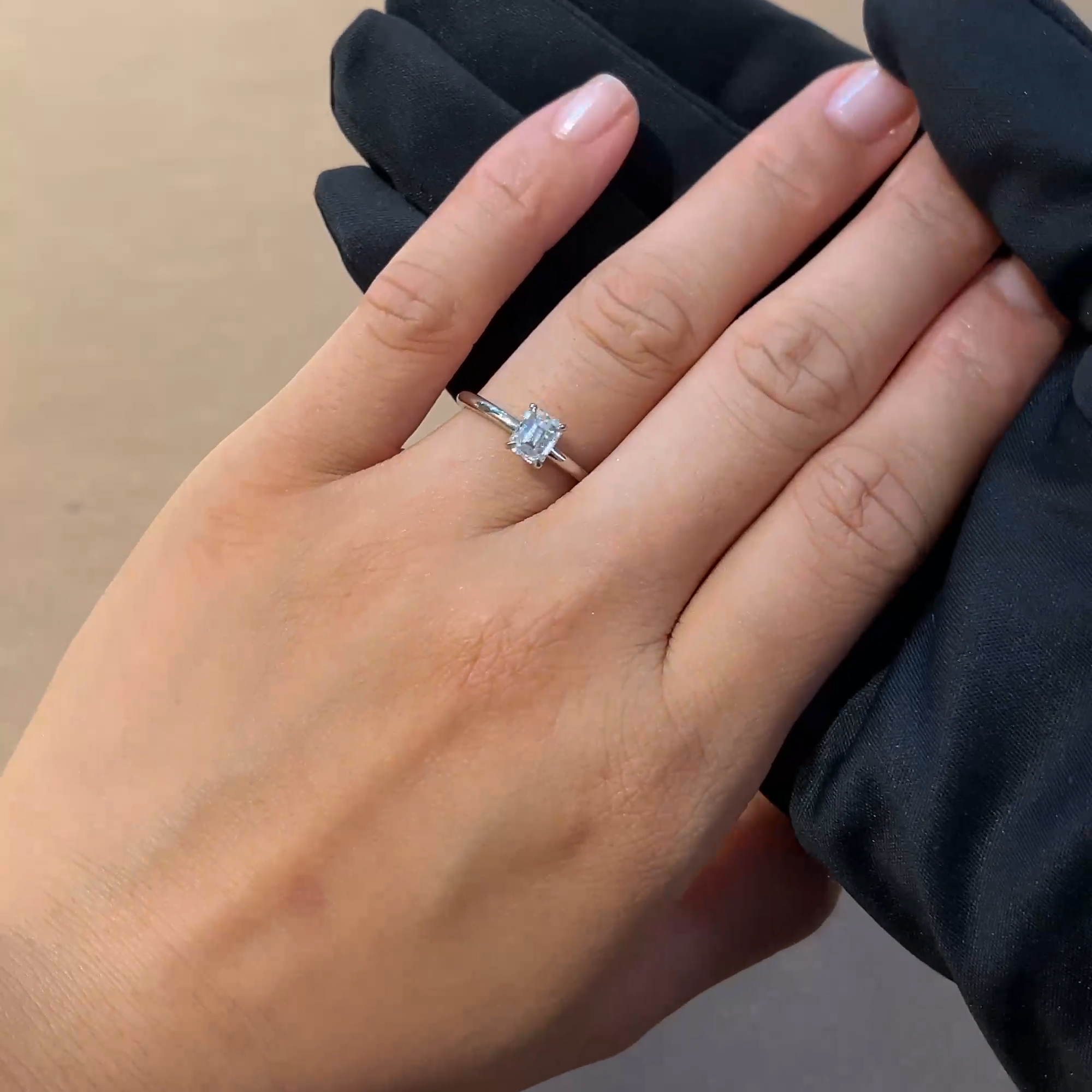 Classic 0.93ct Diamond Solitaire Ring in Platinum