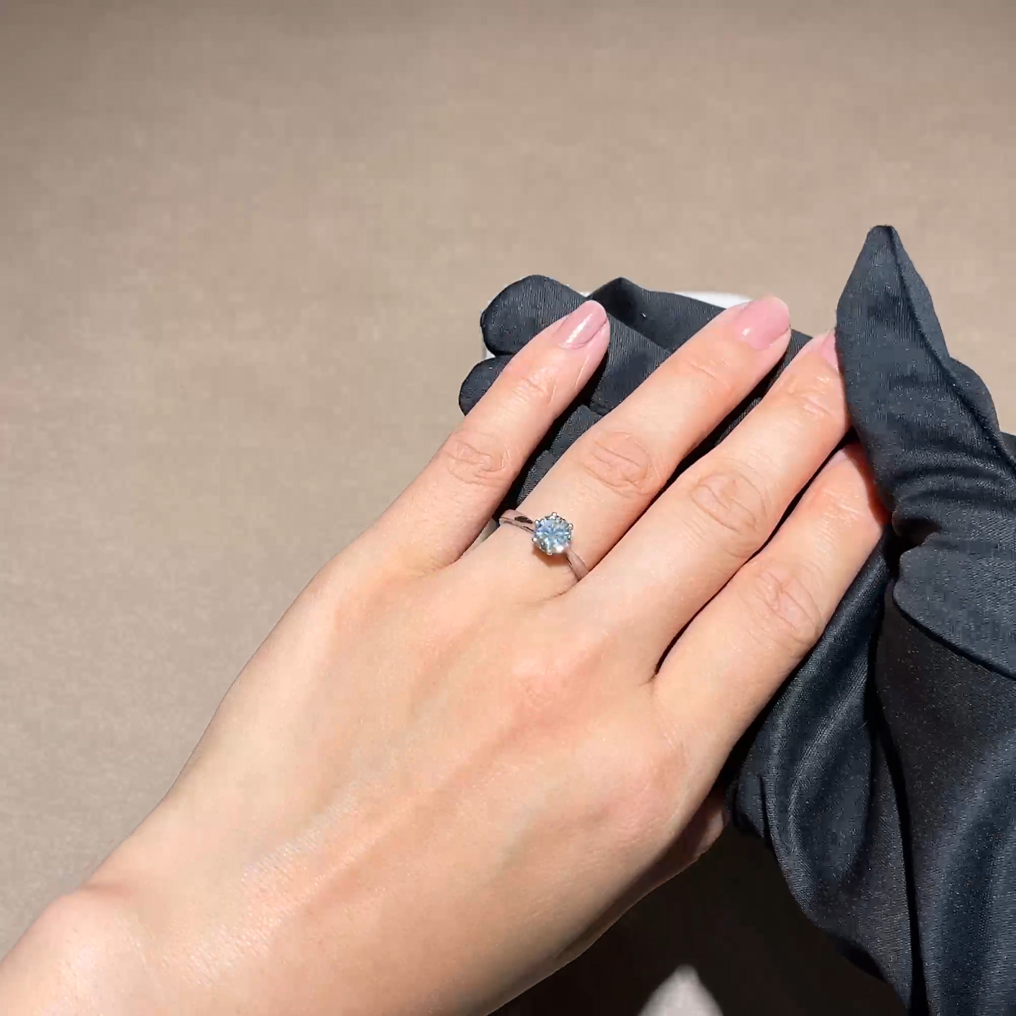 Brilliant Cut 0.97ct Diamond Solitaire Ring in Platinum