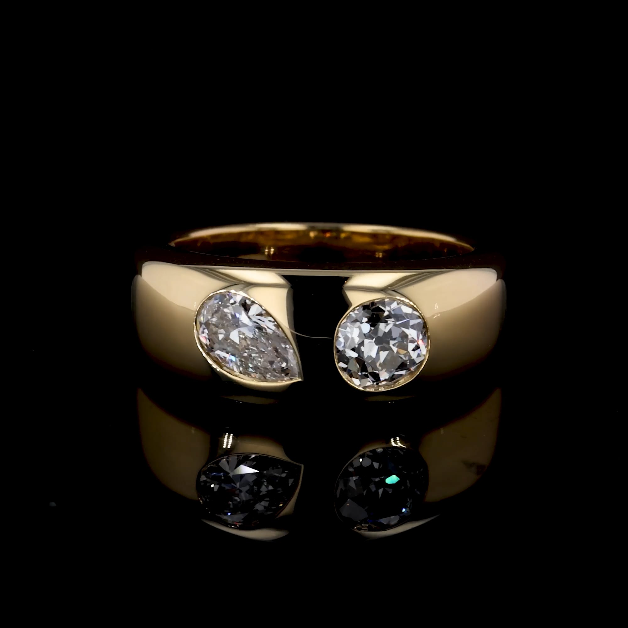 Stellar Old Cut and Pear Shaped Diamond Bombé Ring in 18ct Yellow Gold