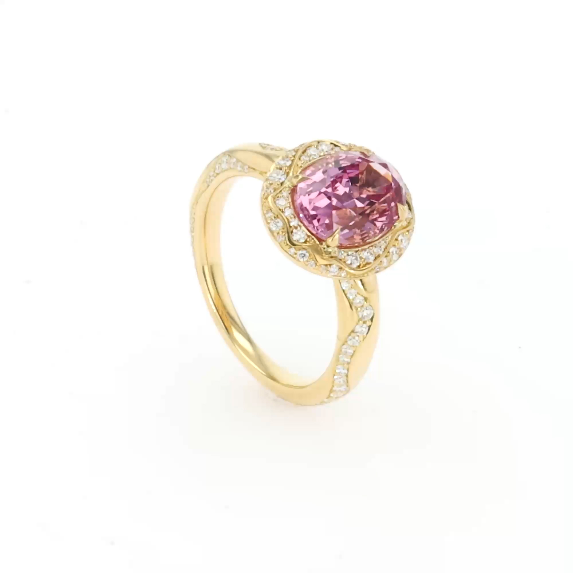 Oval Cut 3.59ct Kitulo Garnet and Diamond Ring in 18ct Yellow Gold