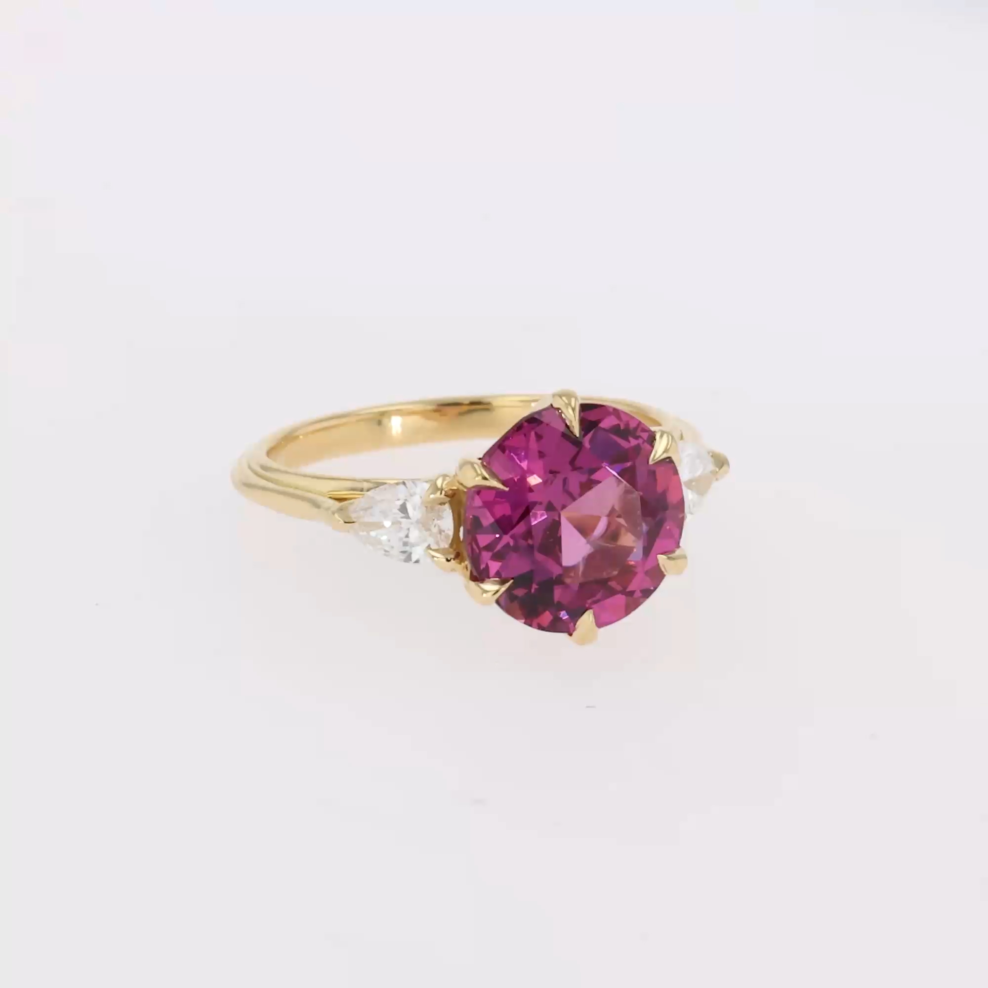 Brilliant Cut 4.44ct Kitulo Garnet and Diamond Ring in 18ct Yellow Gold