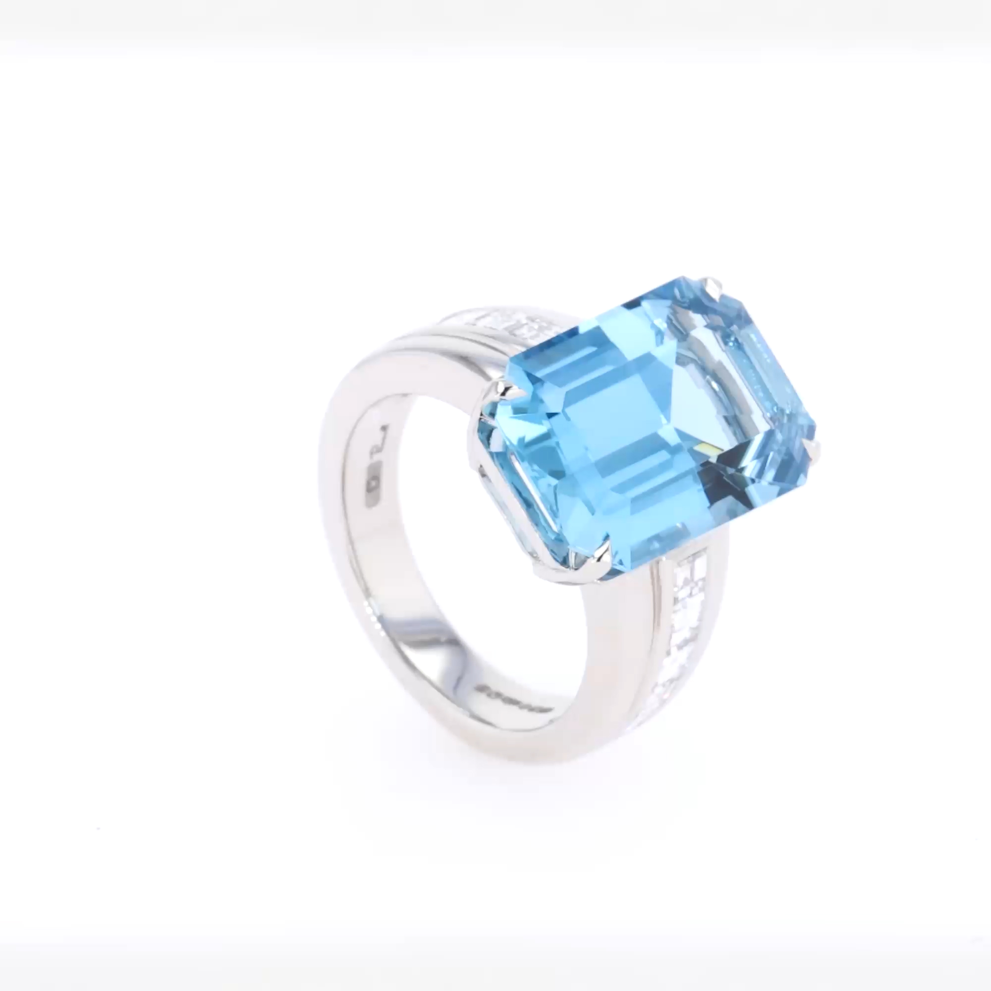 Manhattan 8.62ct Lukusuzi Aquamarine and Diamond Ring in Platinum