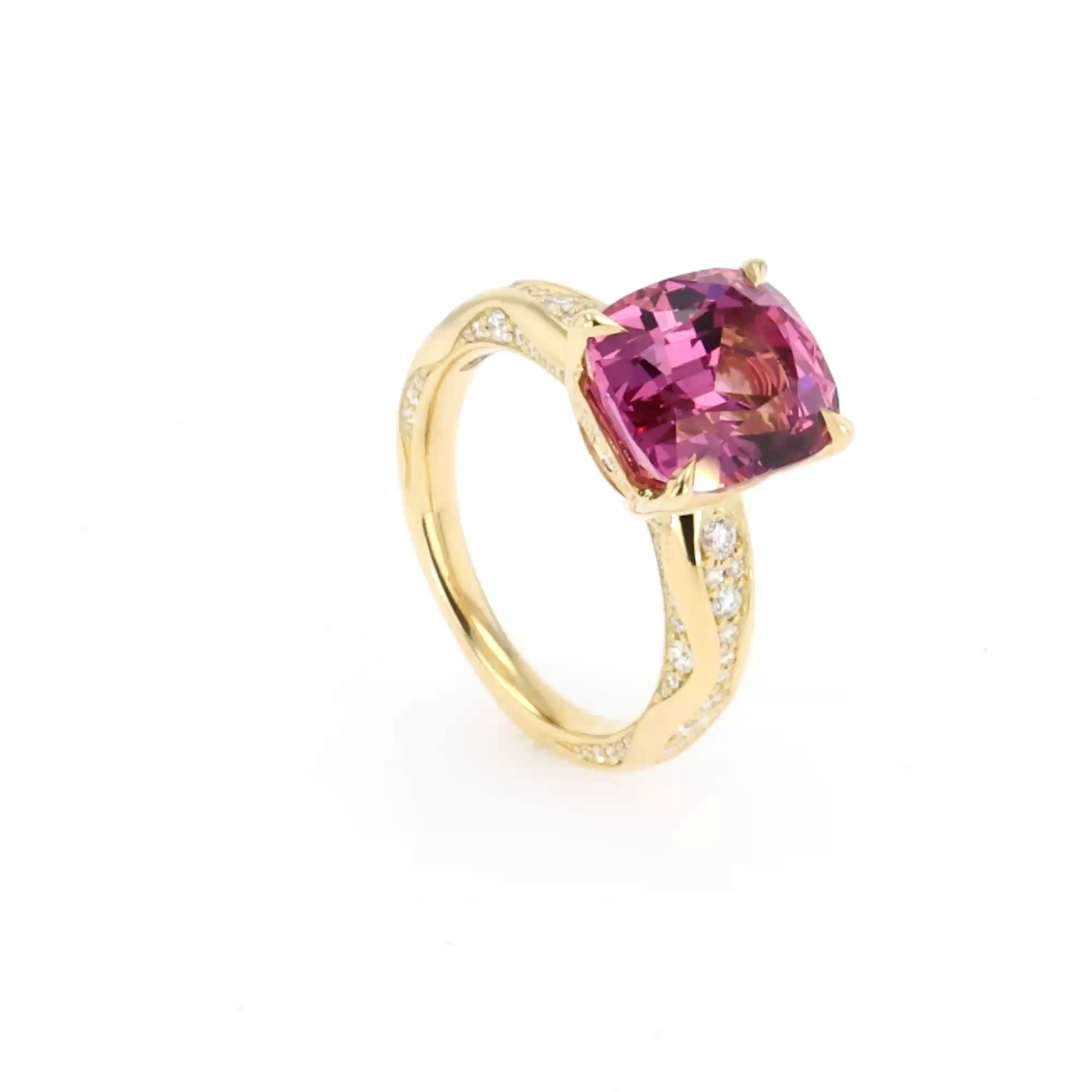 Cushion Cut 6.86ct Kitulo Garnet and Diamond Ring in 18ct Yellow Gold