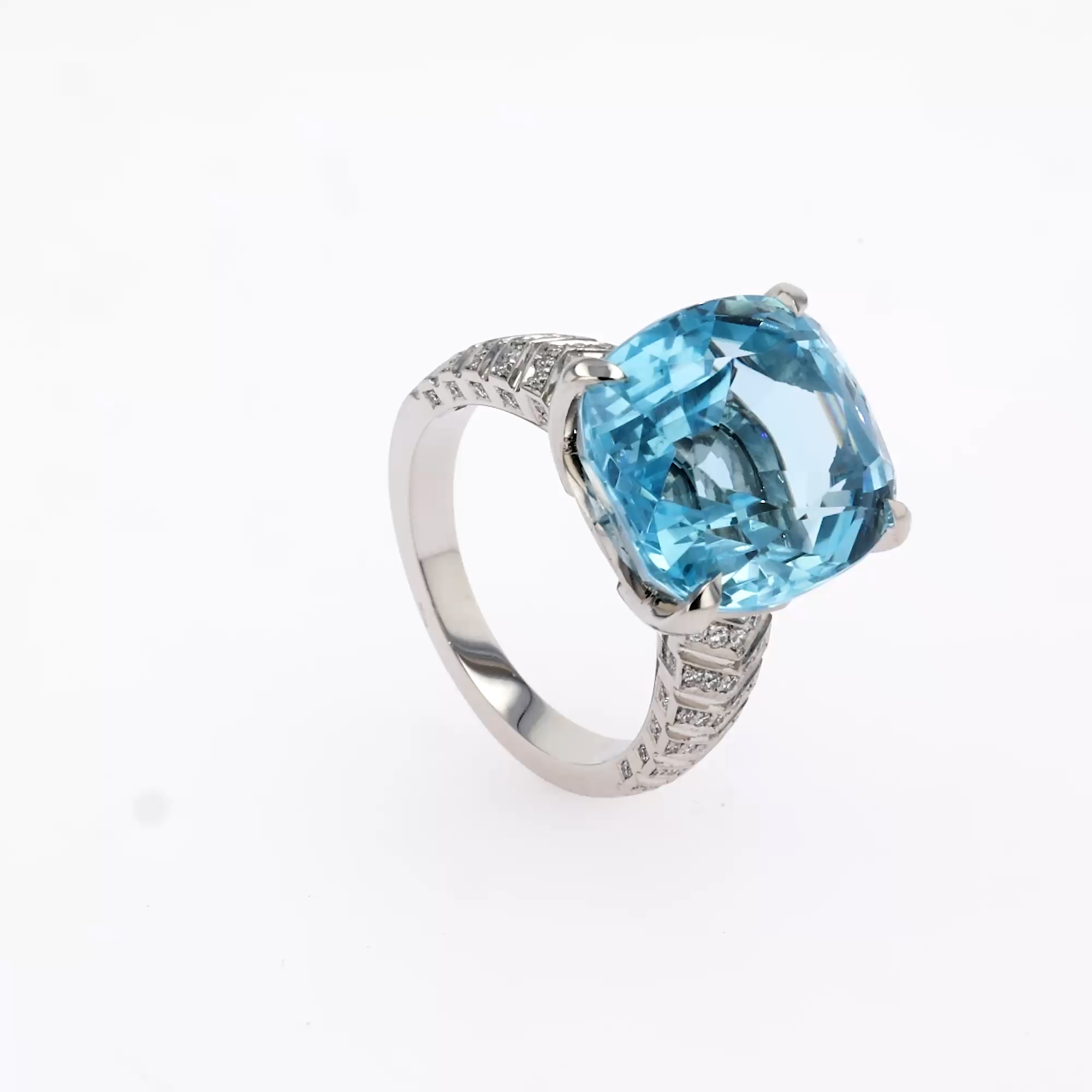 Lukusuzi 12.70ct Aquamarine and Diamond Ring in Platinum