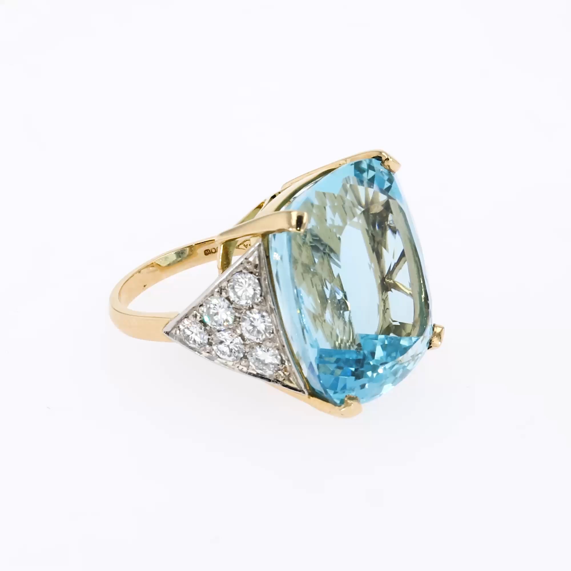 Cushion Cut  33.20ct Aquamarine and Diamond Solitaire Ring in 18ct Yellow Gold