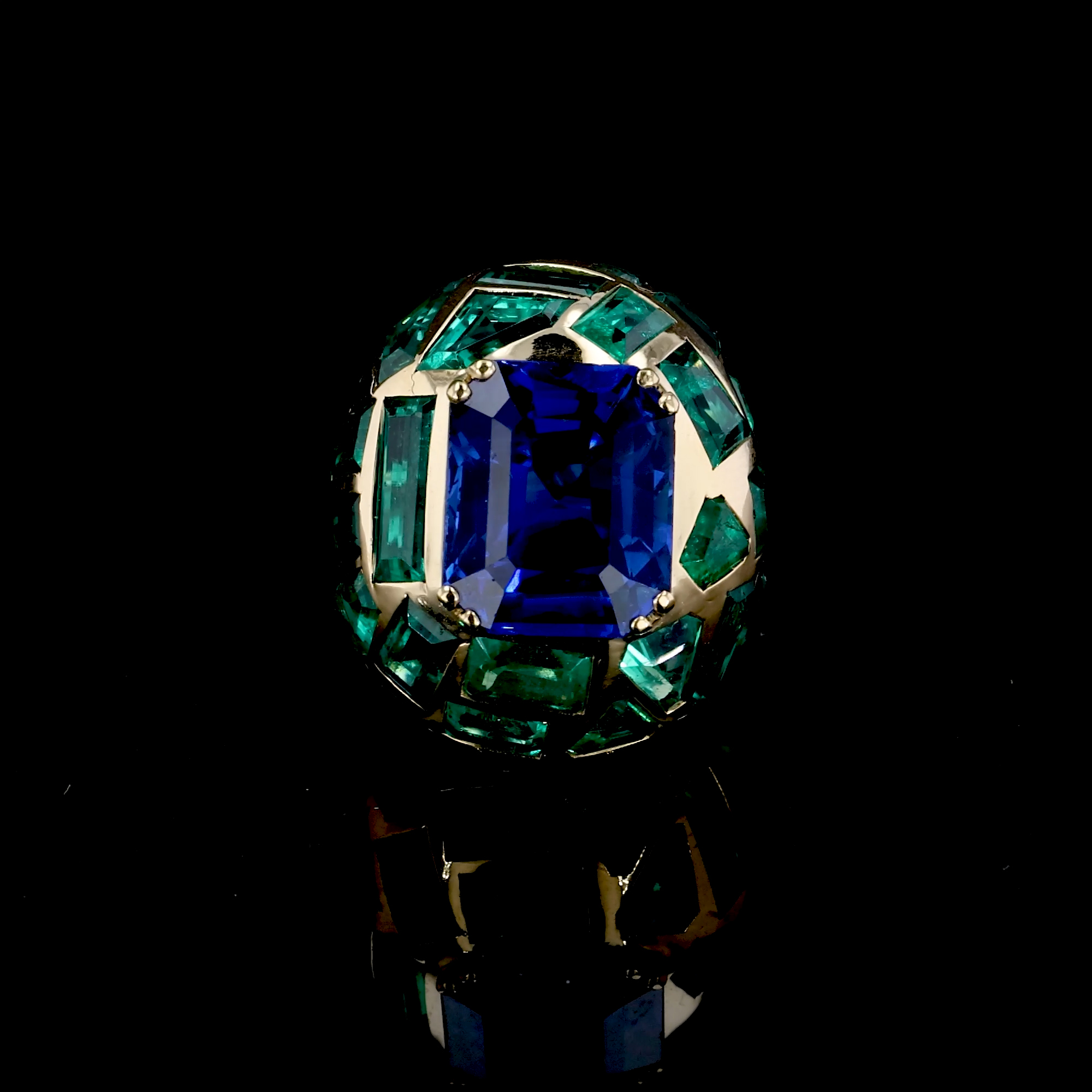 Retro Suzanne Belperron 12.543ct Burma Sapphire and Emerald Bombé Ring in 18ct Yellow Gold