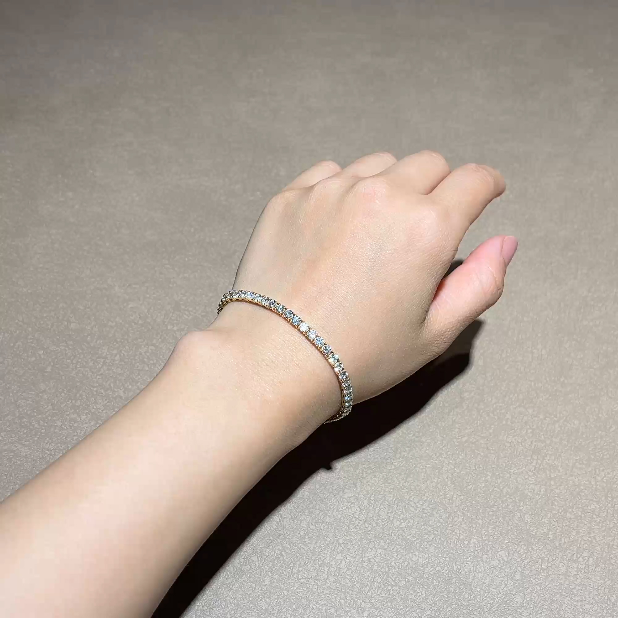 Contemporary Brilliant Cut Diamond Line Bracelet 6.45ct in 18ct Yellow Gold