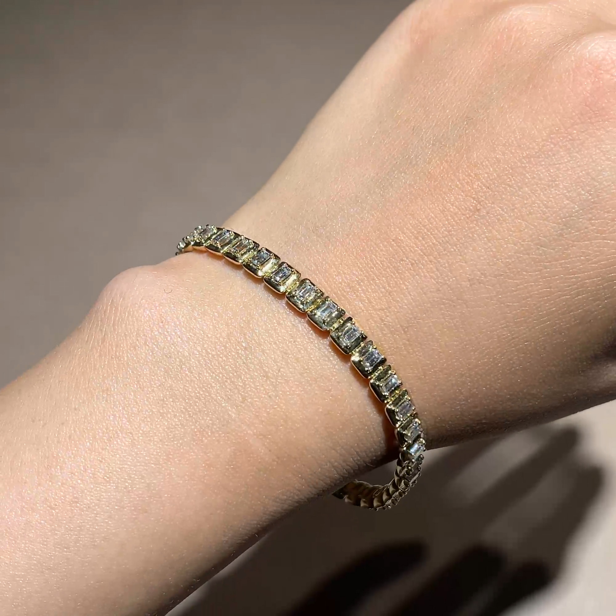 Skimming Stone 3.93ct Diamond Bracelet in 18ct Yellow Gold