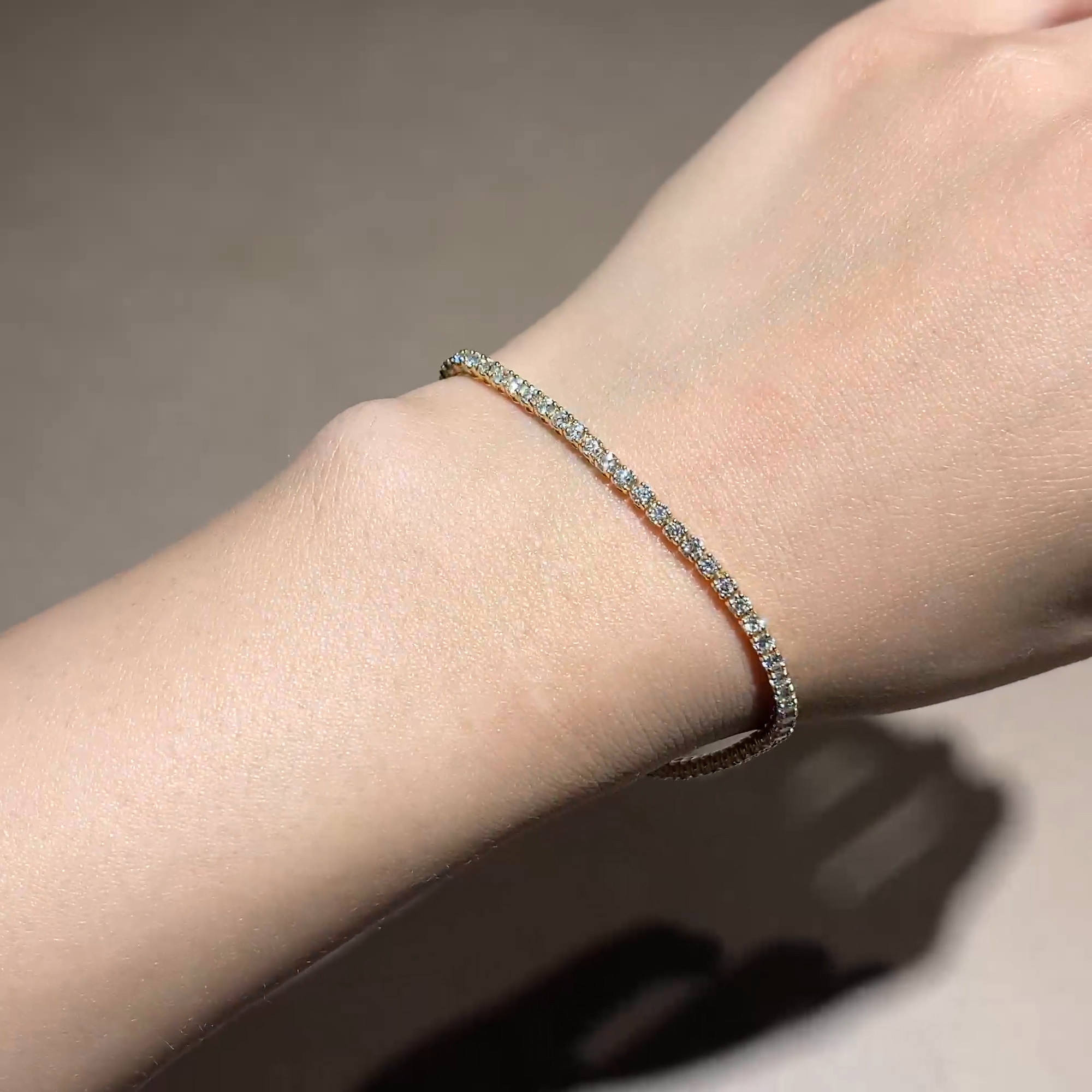 Contemporary Brilliant Cut Diamond Line Bracelet 3.01ct in 18ct Yellow Gold