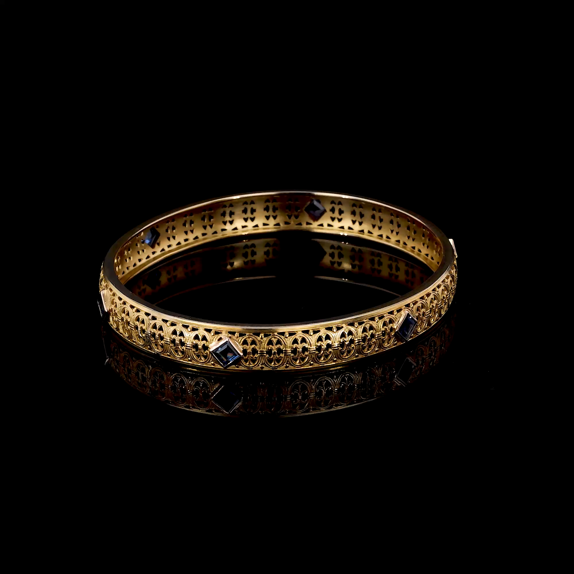 Victorian Table Cut Sapphire Bangle in 14ct Yellow Gold 