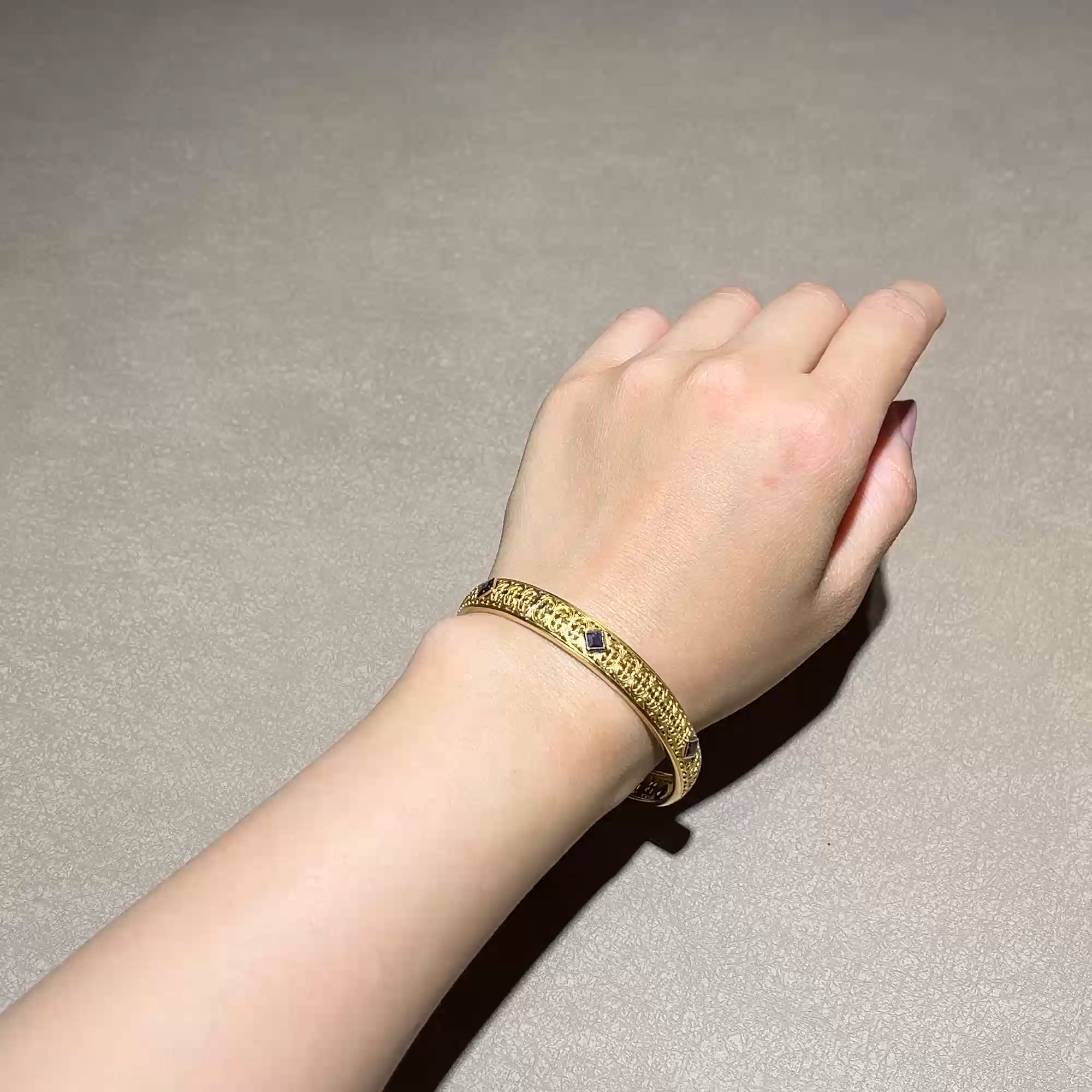 Victorian Table Cut Sapphire Bangle in 14ct Yellow Gold 