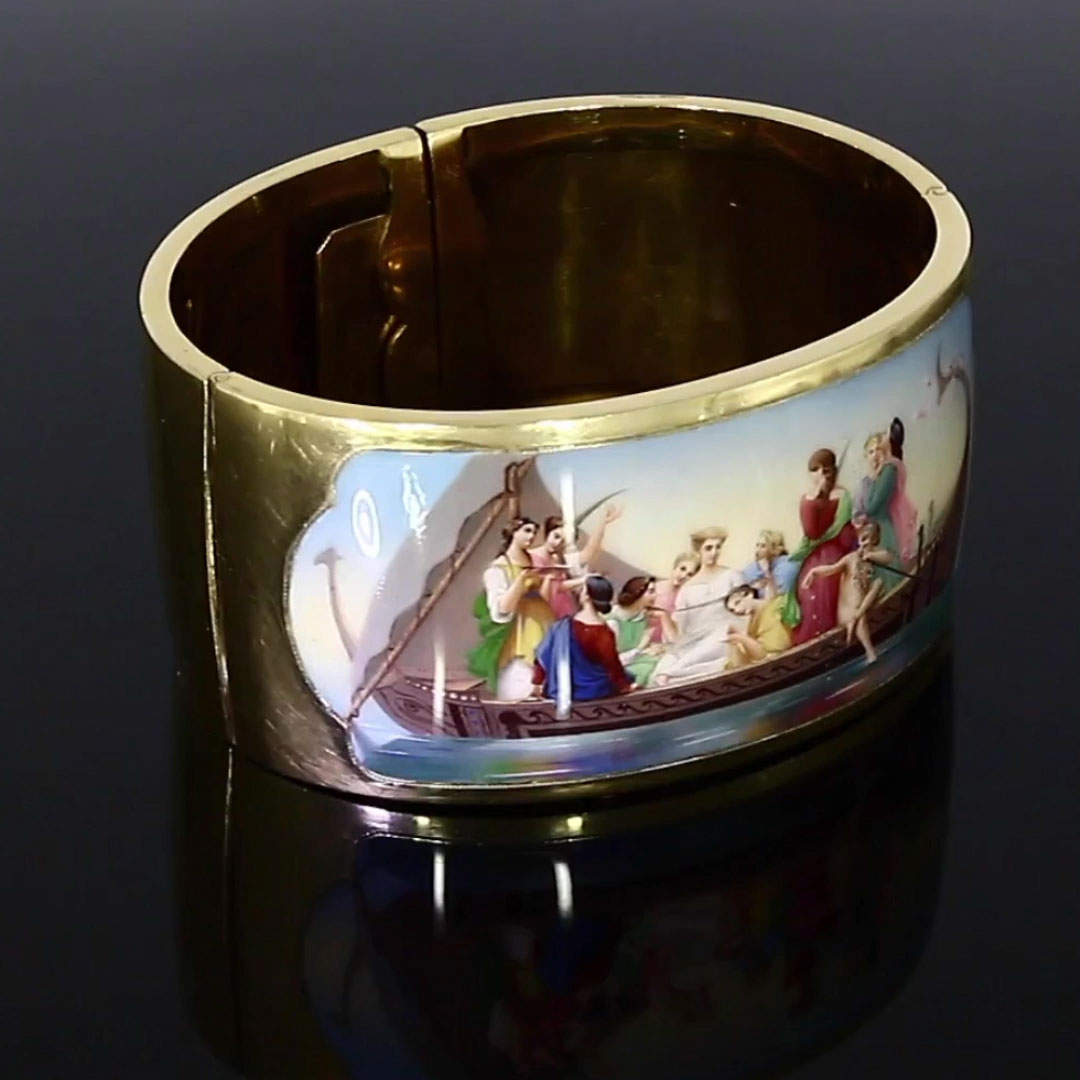 Victorian Roman Revival Enamel Bangle in 18ct Yellow Gold