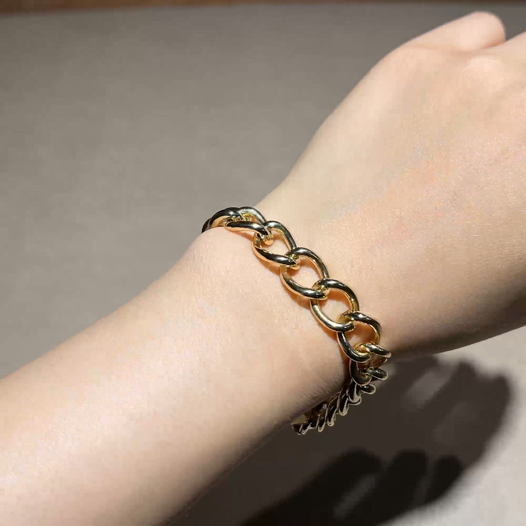 Contemporary Gold Curb Link Bracelet in 18ct Yellow Gold