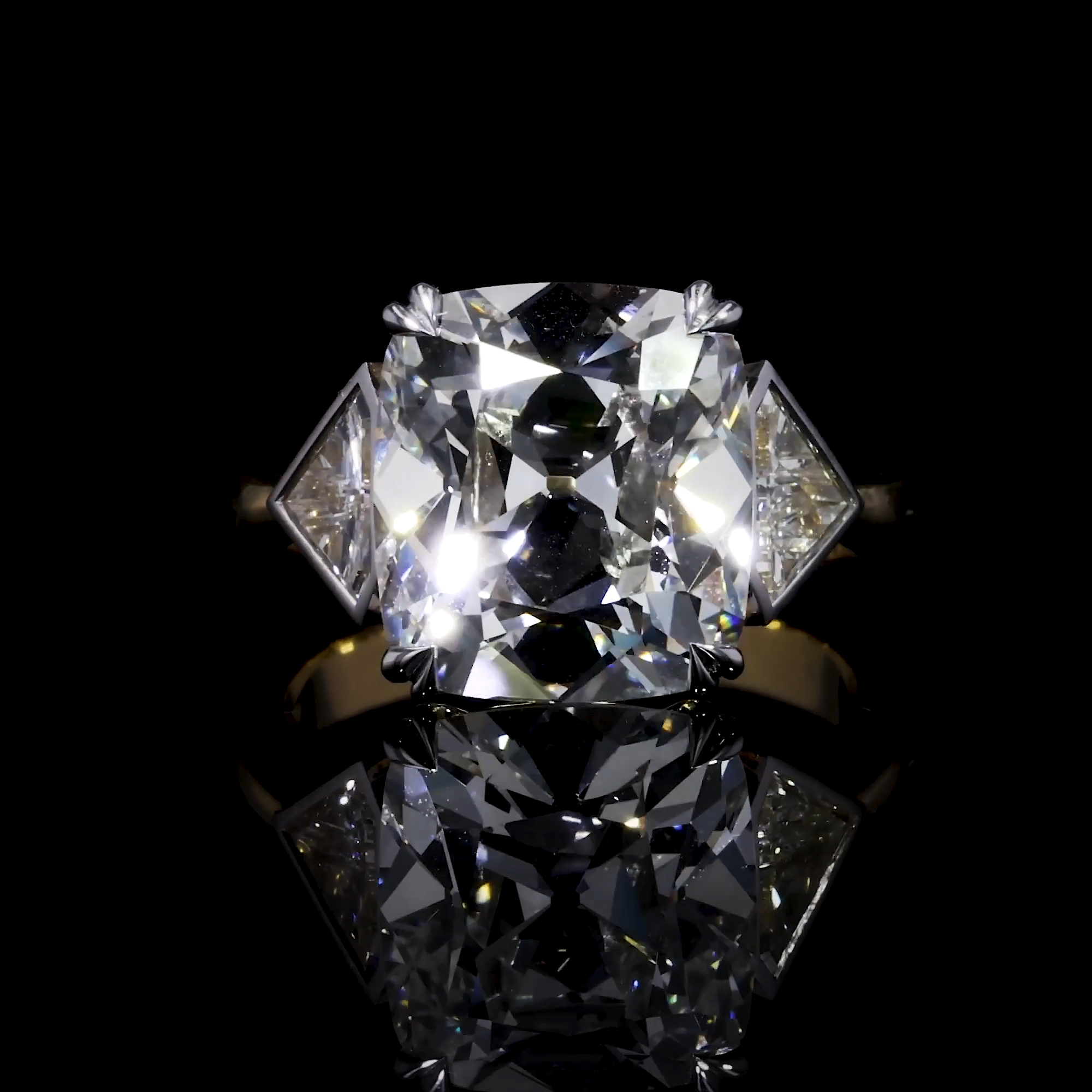 Masterpiece Silhouette Setting 6.98ct Diamond Solitaire Ring in Platinum & 18ct Yellow Gold