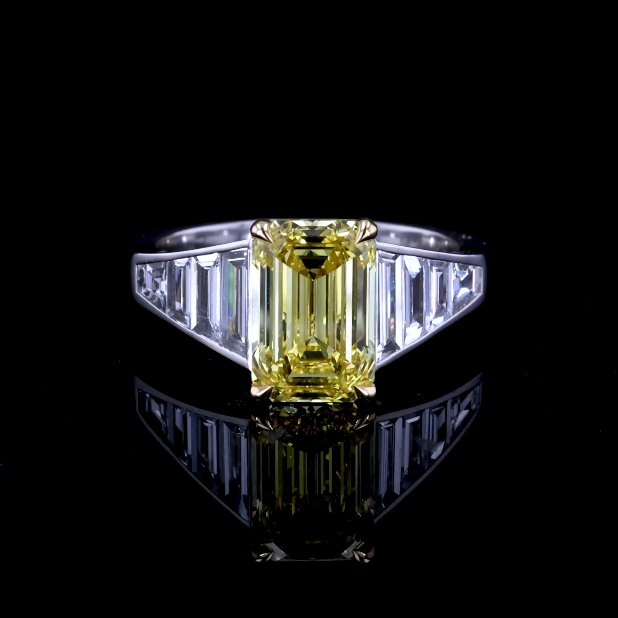 Masterpiece 3.01ct South African Fancy Vivid Yellow Diamond Ring in Platinum and 18ct Yellow Gold