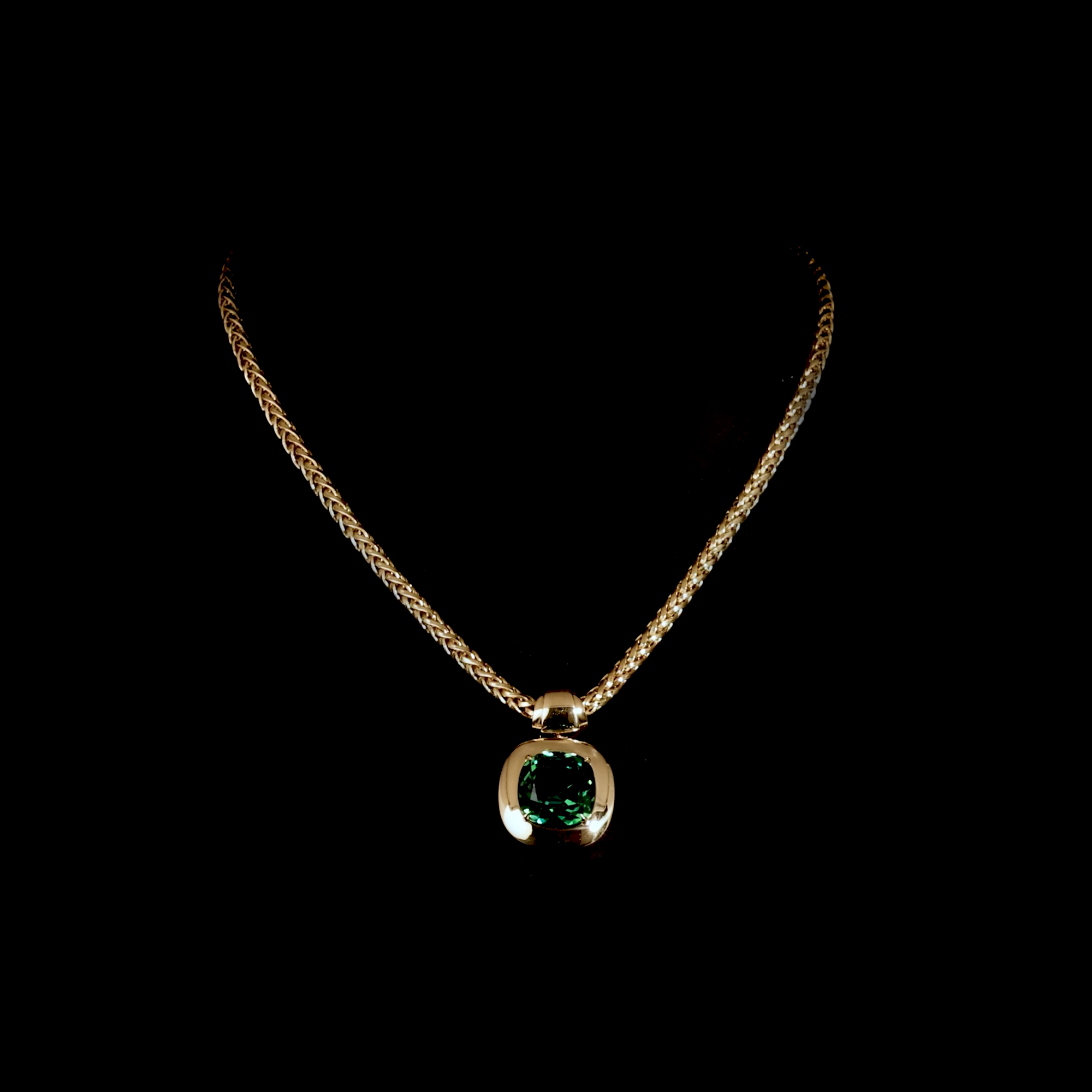 Masterpiece Portrait Setting 15.46ct Nigerian Tourmaline Pendant in 18ct Yellow Gold