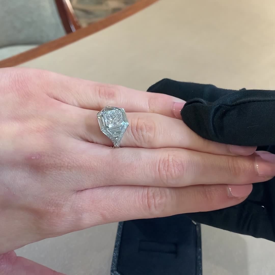 Masterpiece Astoria 3.01ct Radiant Cut Diamond Ring in Platinum