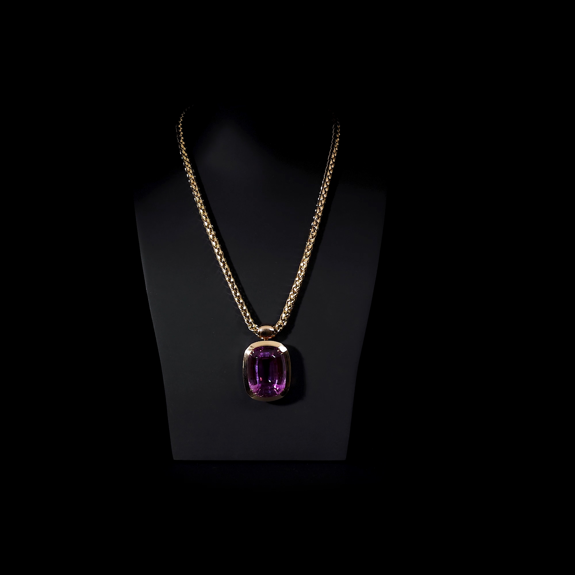 Masterpiece Portrait Setting 153.09ct Kunzite Solitaire Pendant in 18ct Yellow Gold,