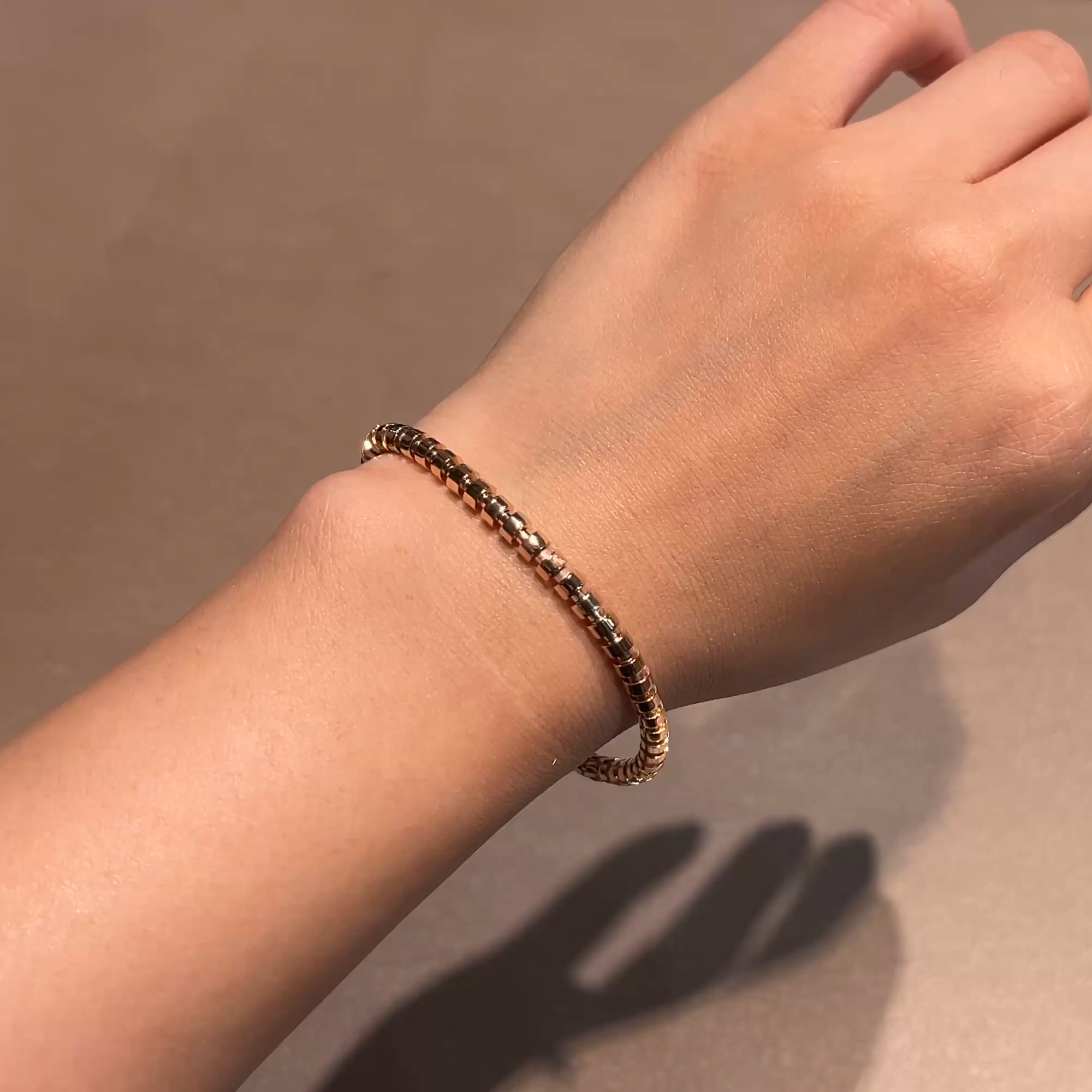 Amalfi Small Circular Link Expandable Bangle  in 18ct Rose Gold