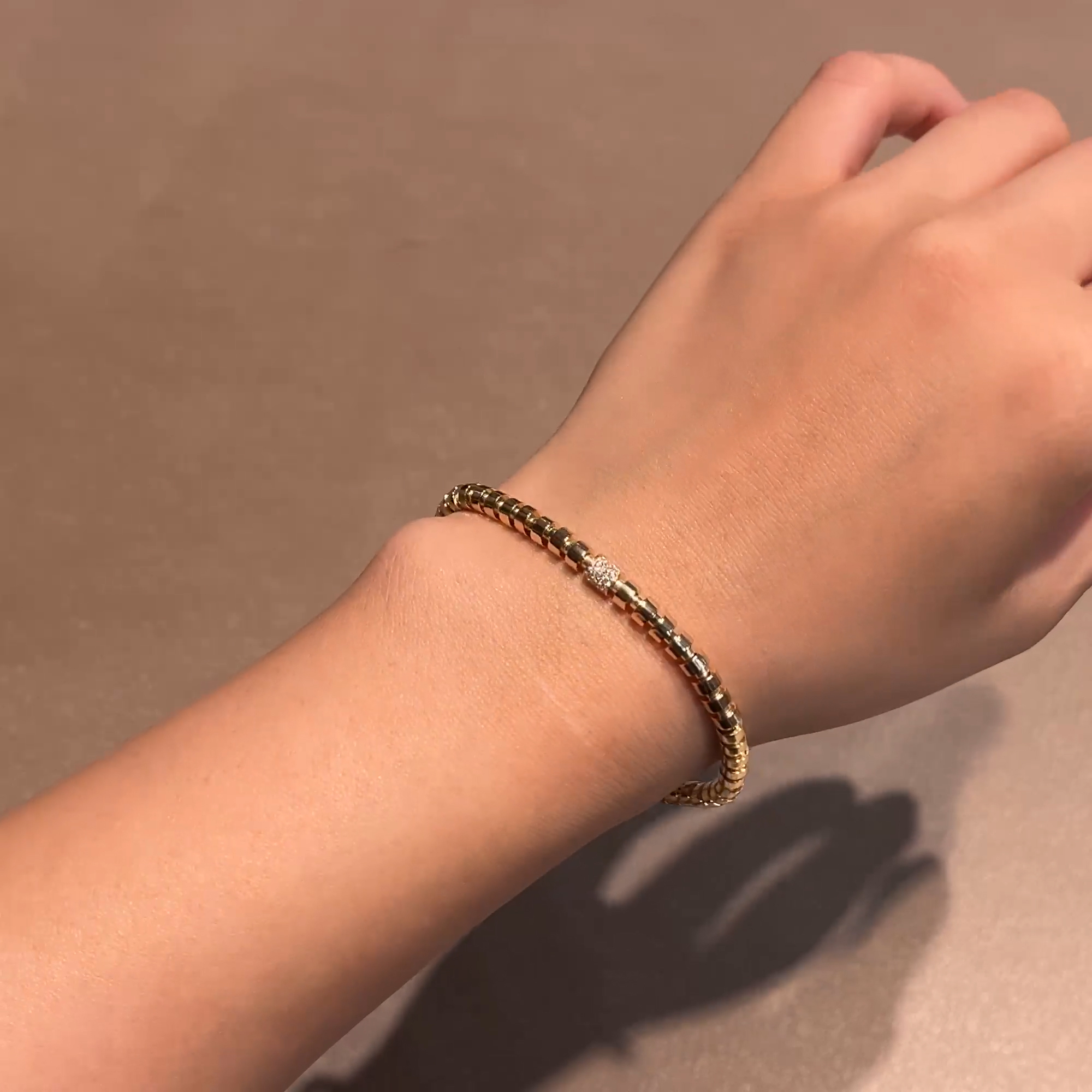 Amalfi 0.27ct Diamond Small Angular Link Expandable Bangle in 18ct Yellow Gold