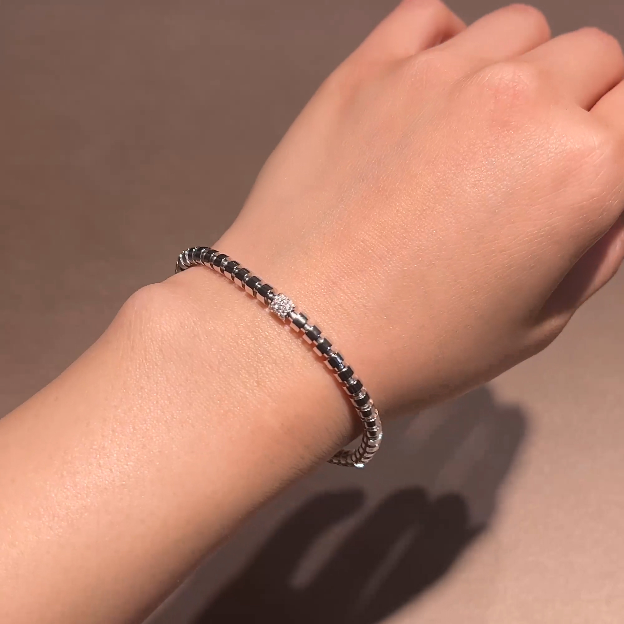 Amalfi 0.27ct Diamond Small Angular Link Expandable Bangle in 18ct White Gold