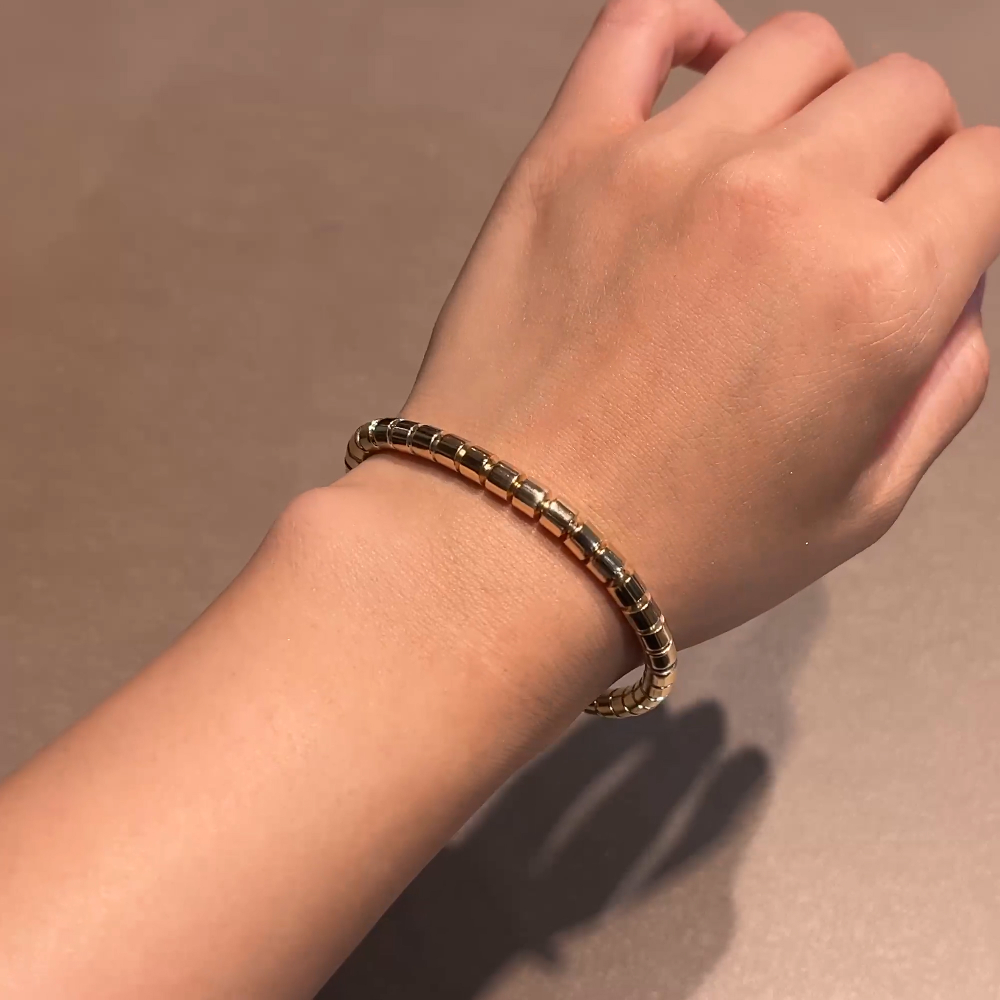 Amalfi Medium Angular Link Expandable Bangle  in 18ct Yellow Gold