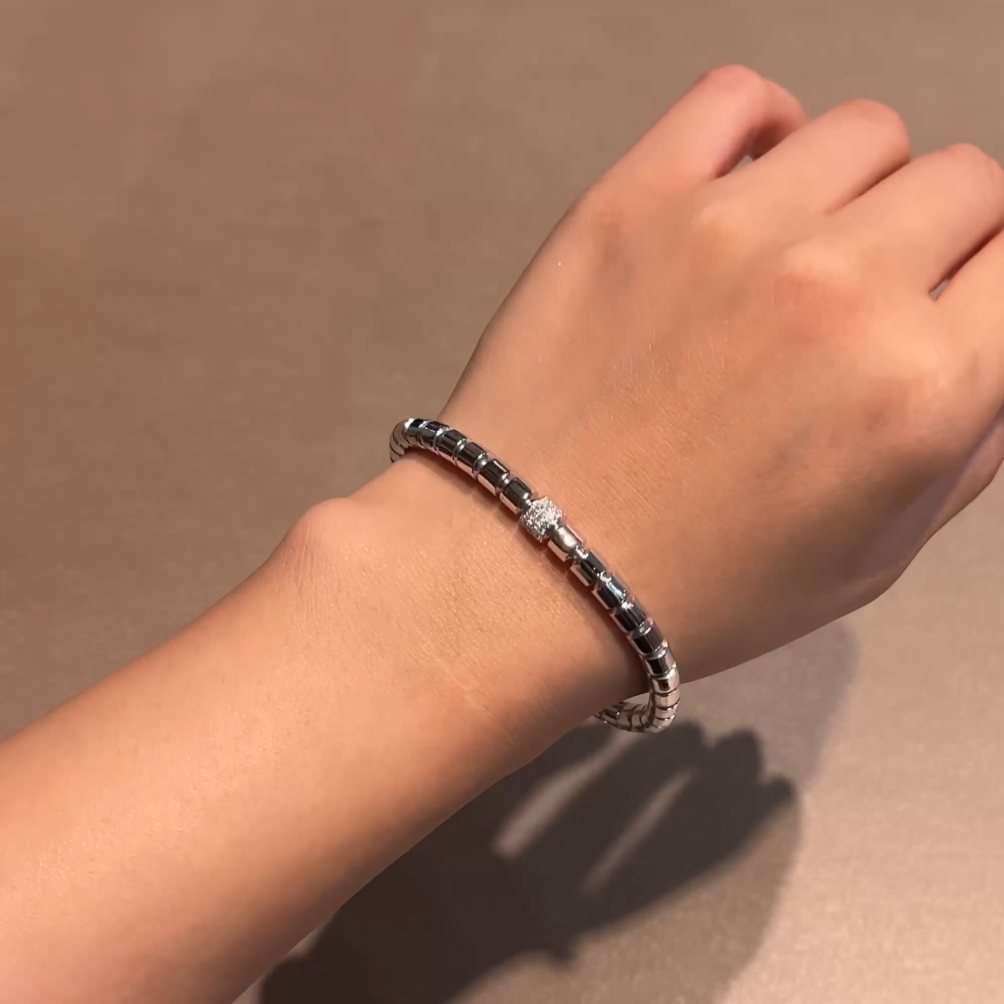 Amalfi 0.36ct Diamond Medium Angular Link Expandable Bangle in 18ct White Gold