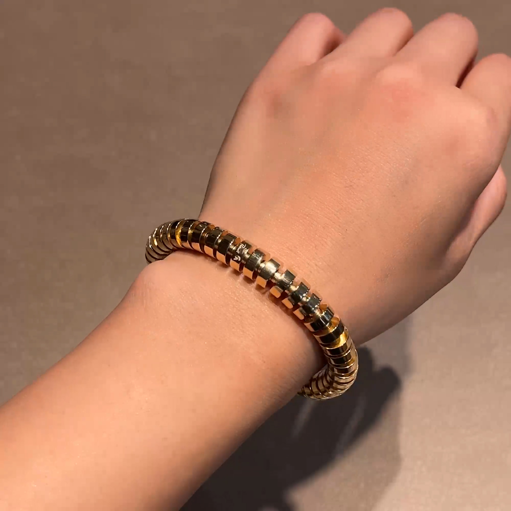 Amalfi Large Angular Link Expandable Bangle  in 18ct Yellow Gold