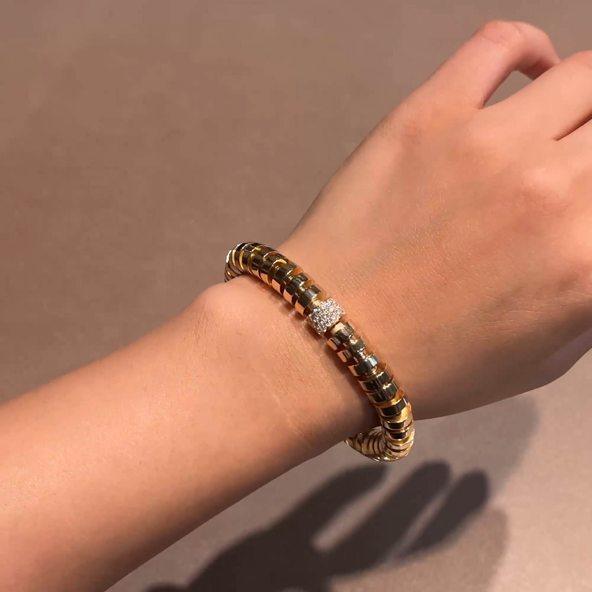 Amalfi 1.042ct Diamond Large Angular Link Expandable Bangle in 18ct Yellow Gold