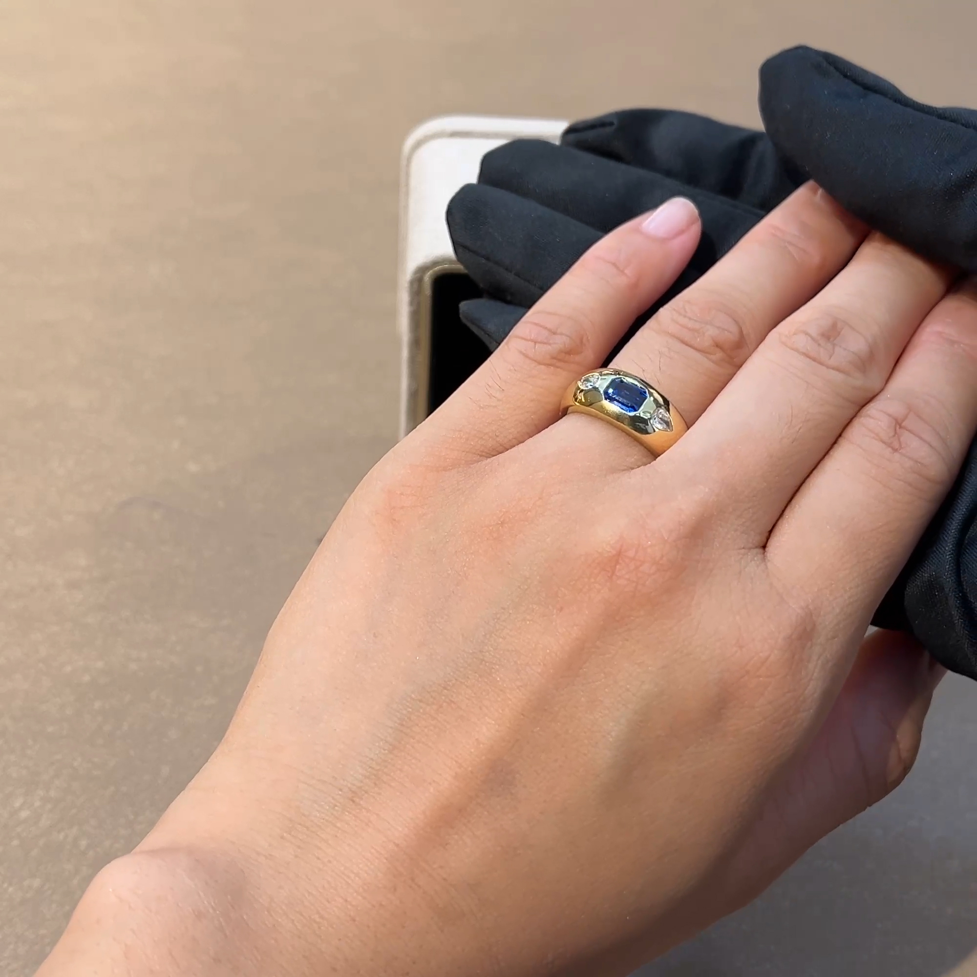 Stellar 1.29ct Sapphire and Diamond Bombé Ring in 18ct Yellow Gold