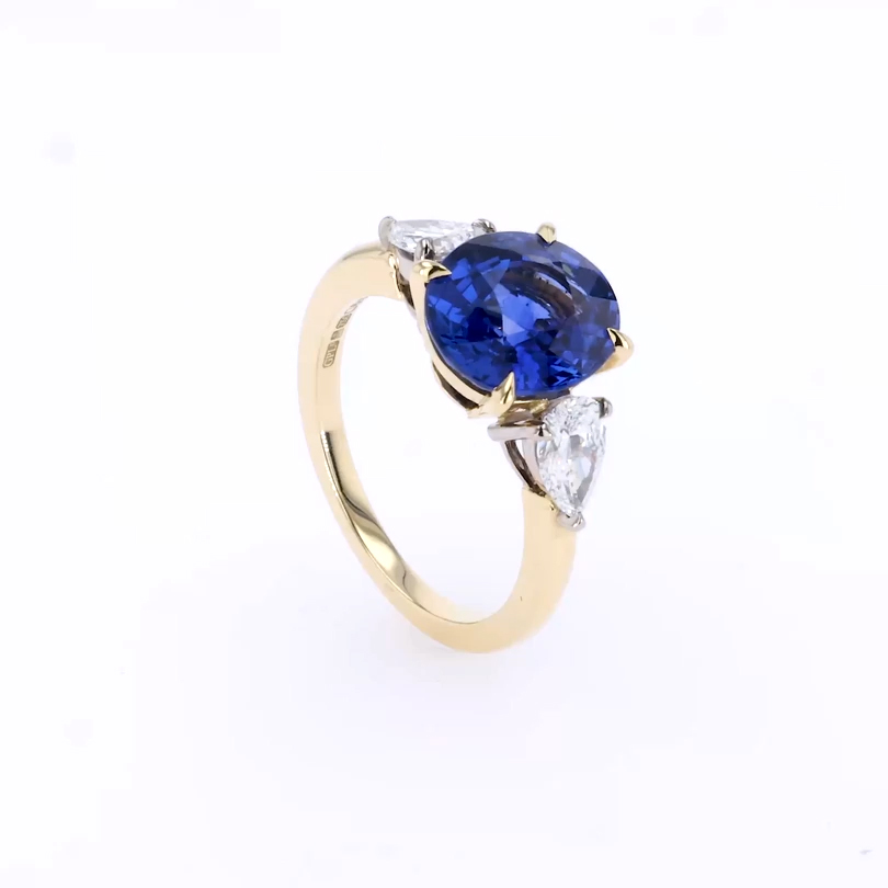 Oval Cut 4.43ct Sri Lankan Sapphire and Diamond Ring in 18ct Yellow Gold