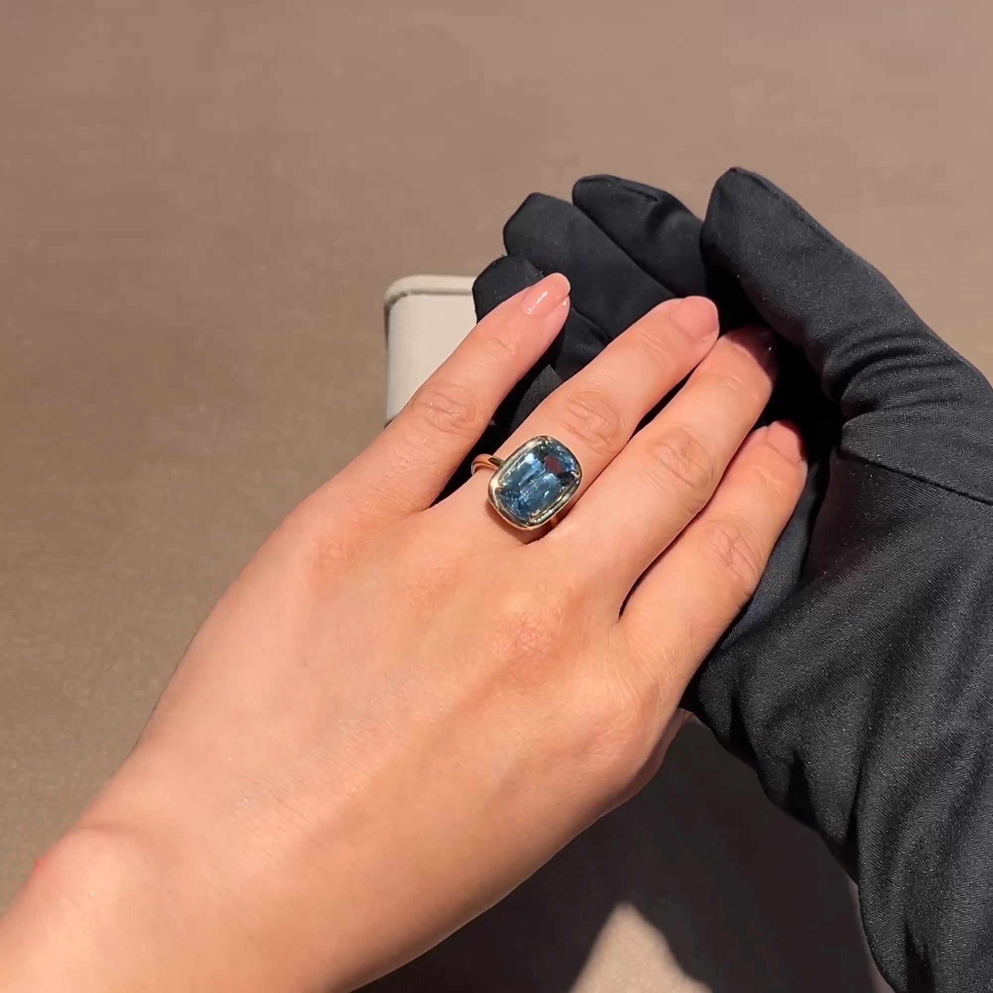 Skimming Stone 5.90ct Lukusuzi Aquamarine Ring in 18ct Yellow Gold