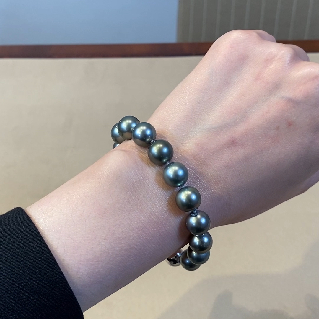 Tahitian Pearl Bracelet in 18ct White Gold