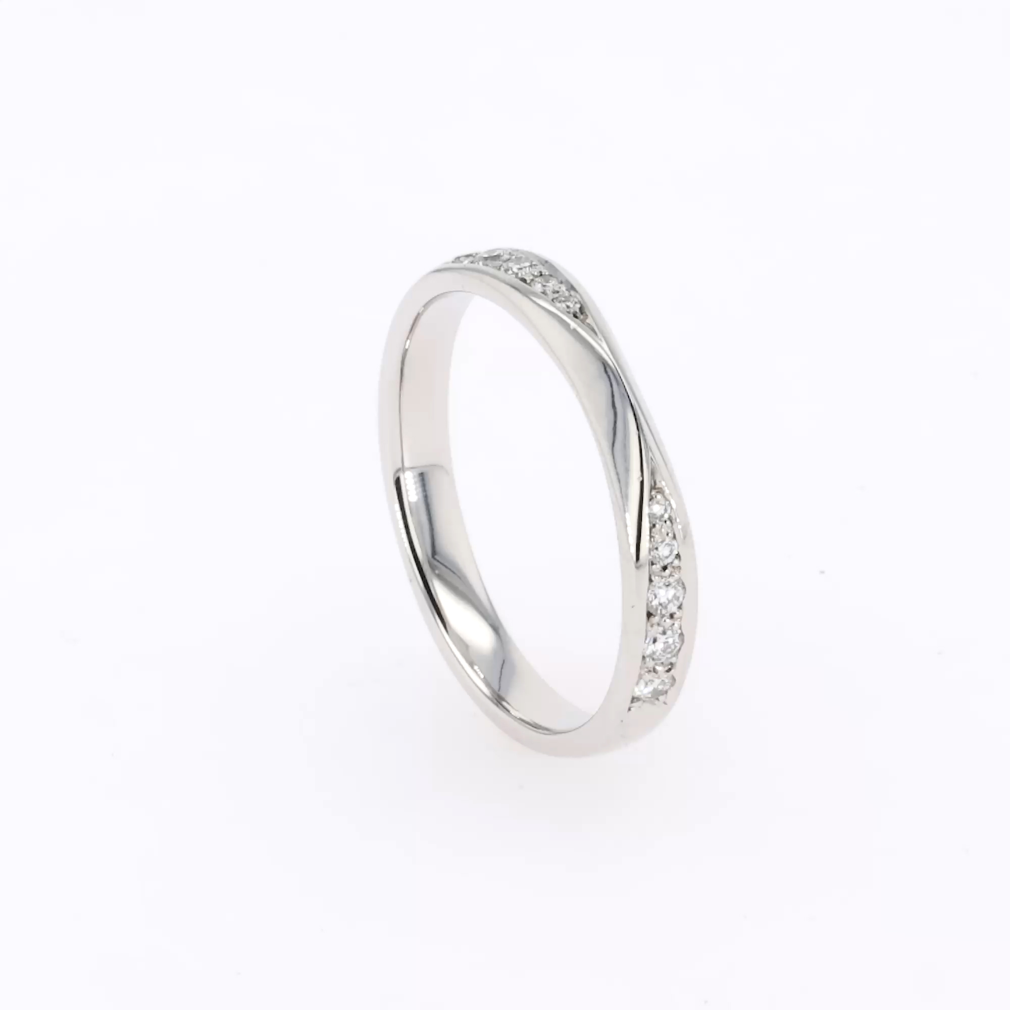 Round Brilliant Cut Diamond Tapered Ring 0.15ct in Platinum