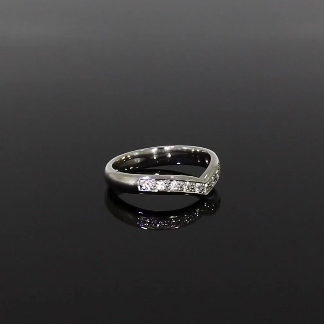 Round Brilliant Cut Diamond V-Shape Ring 0.28ct in Platinum
