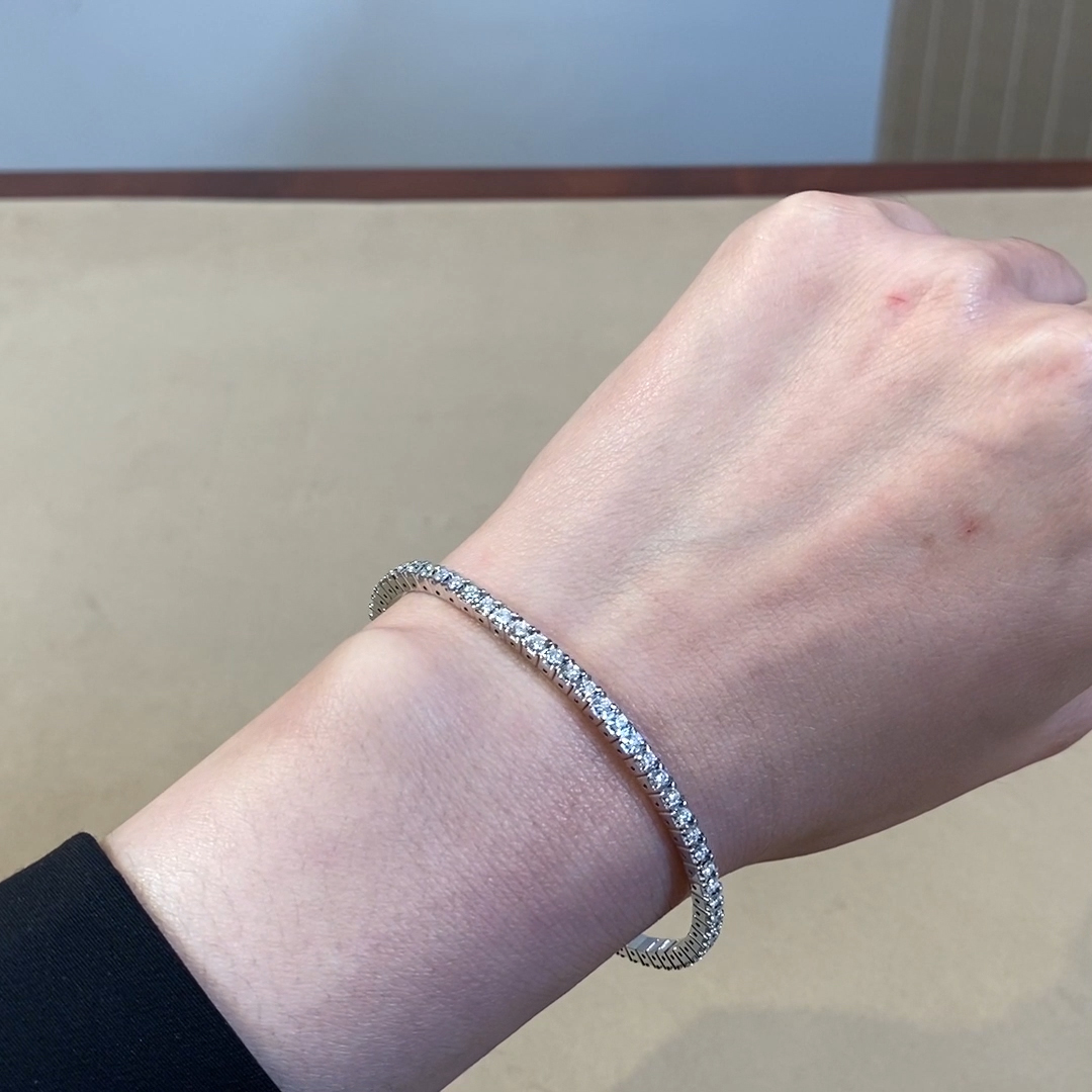 Expandable Diamond Bangle 2.24ct in 18ct White Gold