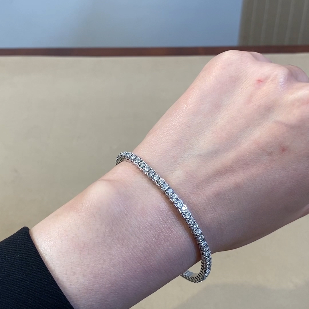 Expandable Diamond Bangle 4.21ct in 18ct White Gold