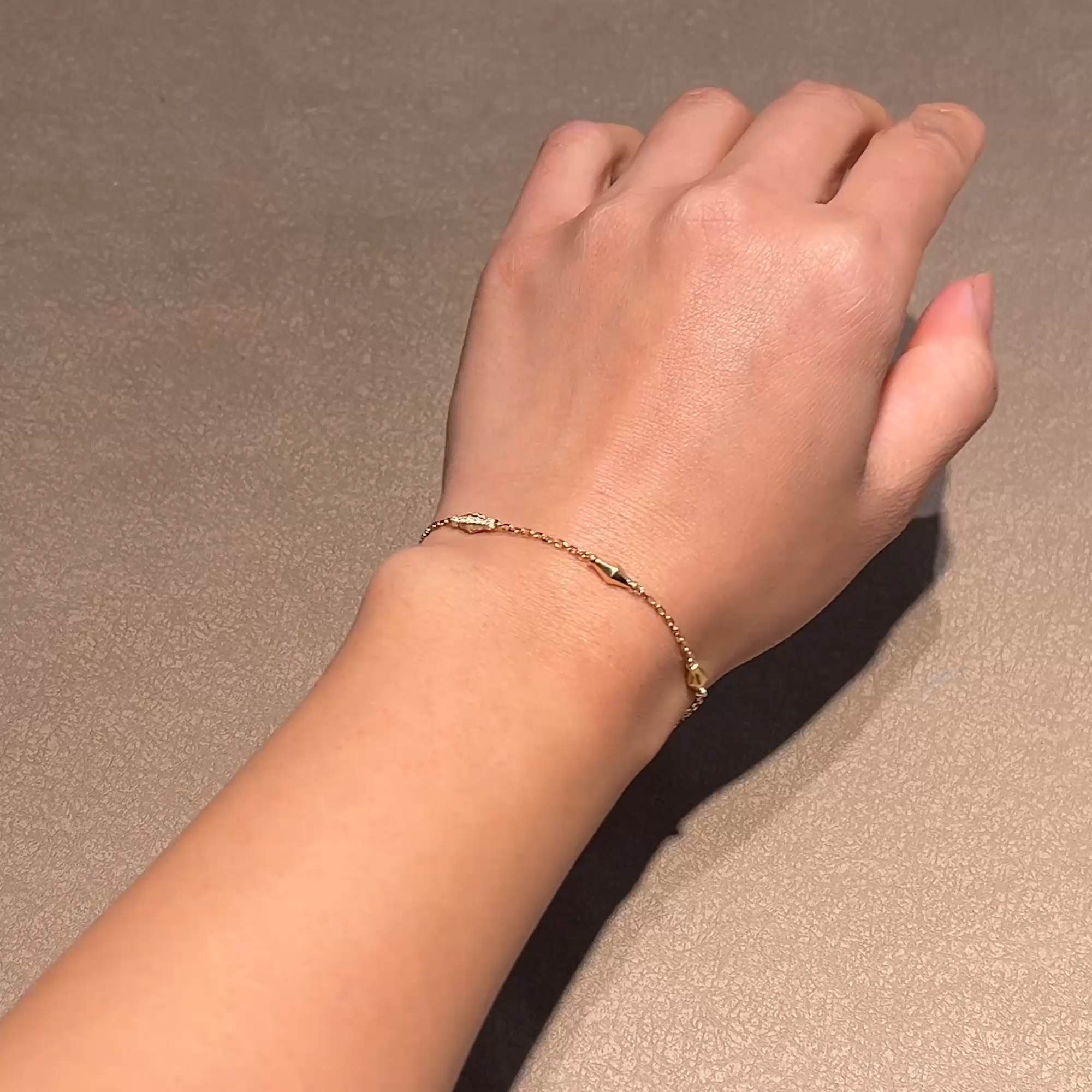 Mini-Cleopatra 0.188ct Diamond Gold Faceted Barrel Link Chain Bracelet in 18ct Yellow Gold