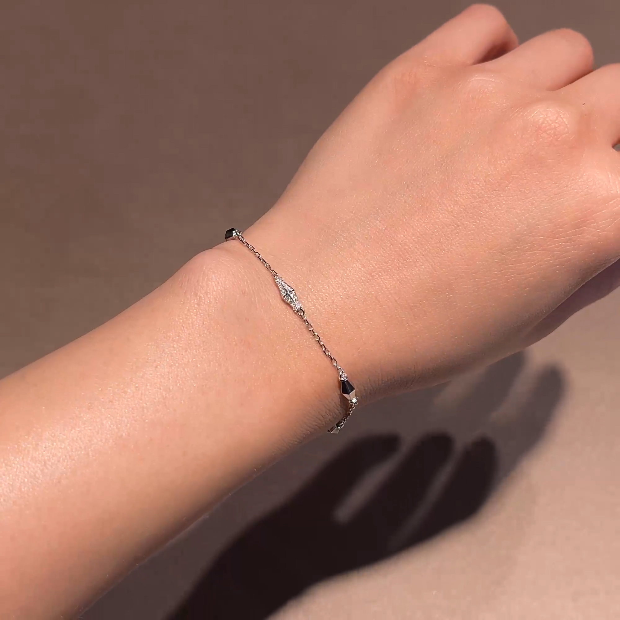 Mini-Cleopatra 0.187ct Diamond Gold Faceted Barrel Link Chain Bracelet in 18ct White Gold