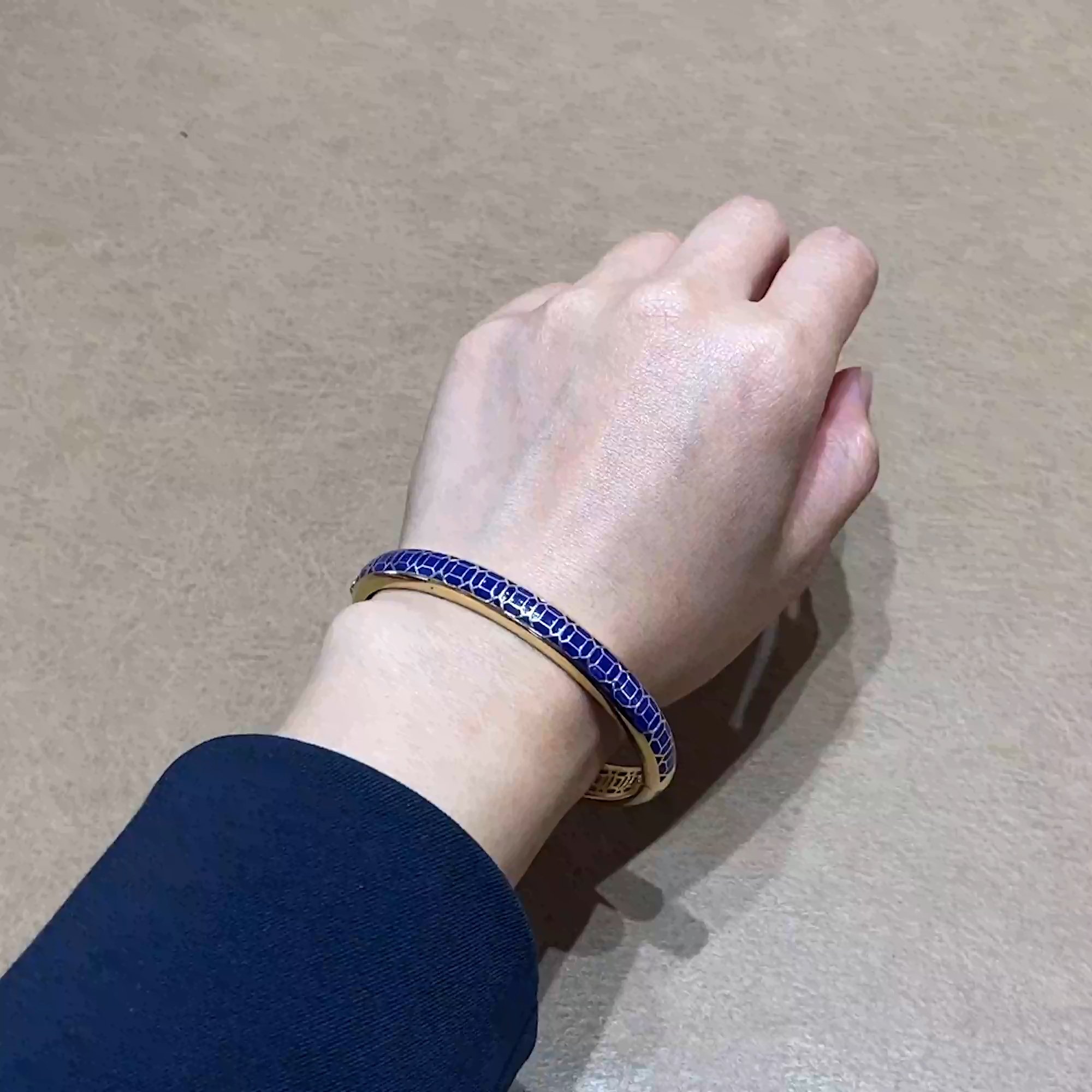 Revival Royal Blue Enamel Bangle in 18ct Yellow Gold
