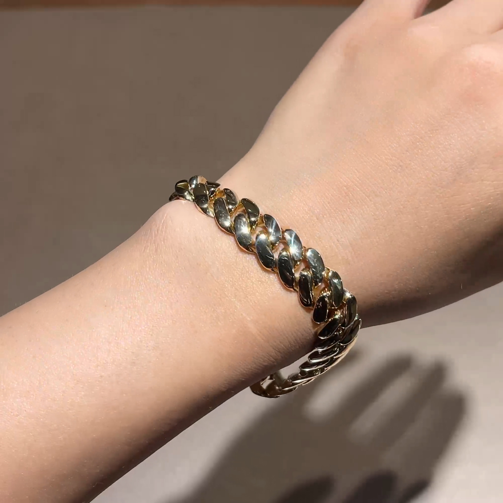 Fusion Polished Curb Link Bracelet (19cm) in 18ct Yellow Gold