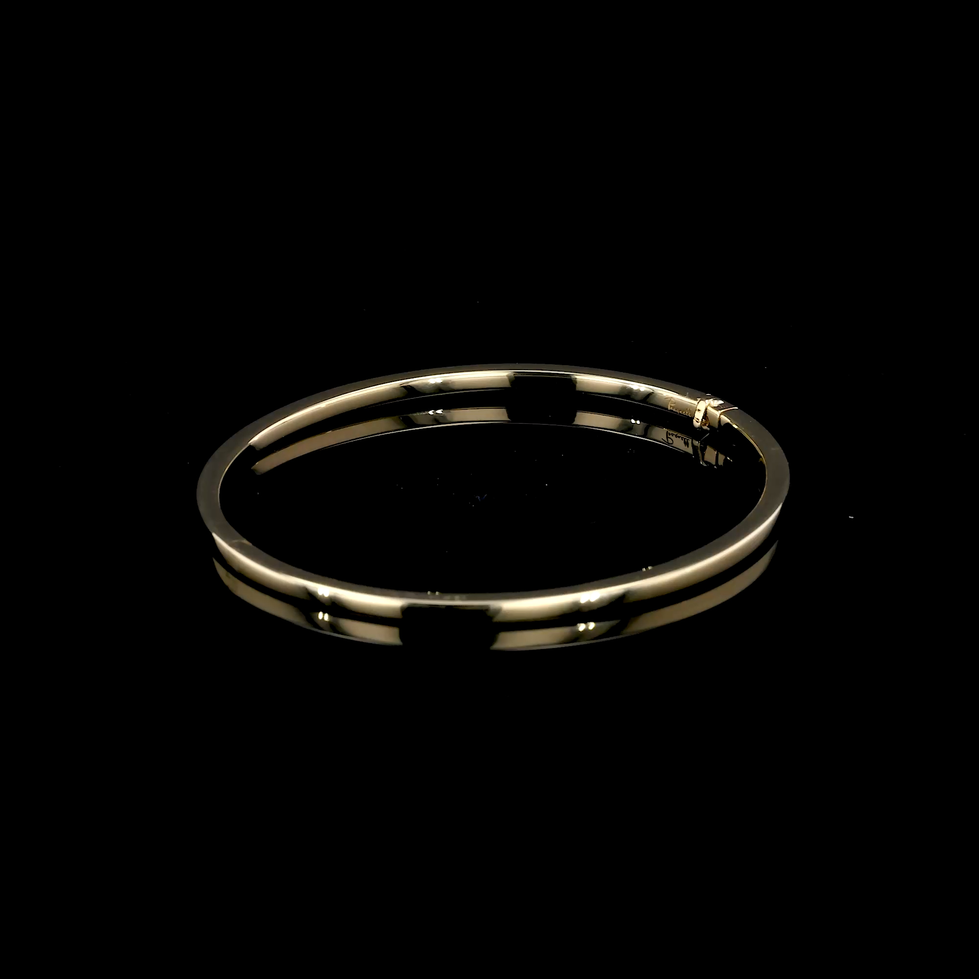 Plain Polished 3mm Square Edged Oval Bangle in 18ct Yellow Gold