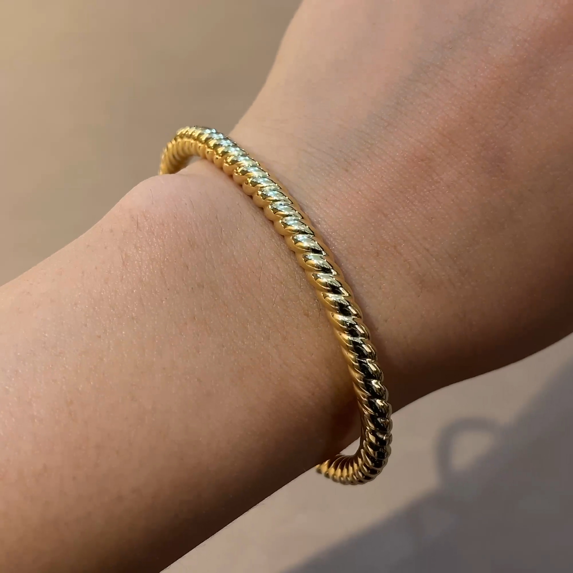 Yellow Gold Cross Section Cord Bangle in 18ct Yellow Gold