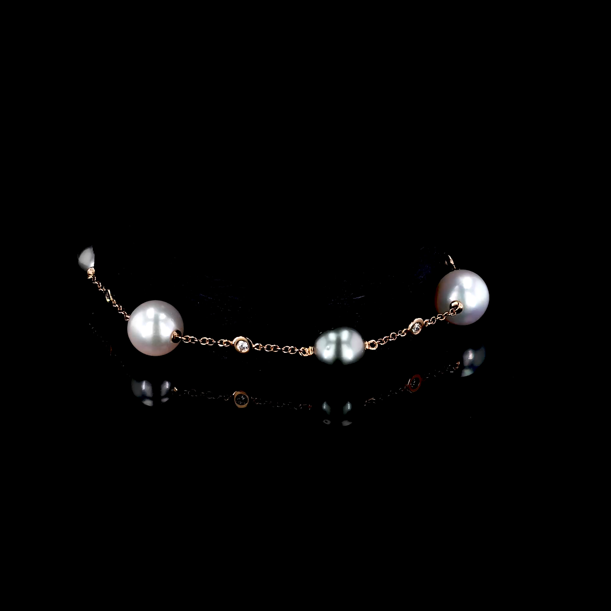 Akoya & Tahitian Black Pearl Bracelet with Brilliant Cut Diamonds in 18ct Rose Gold